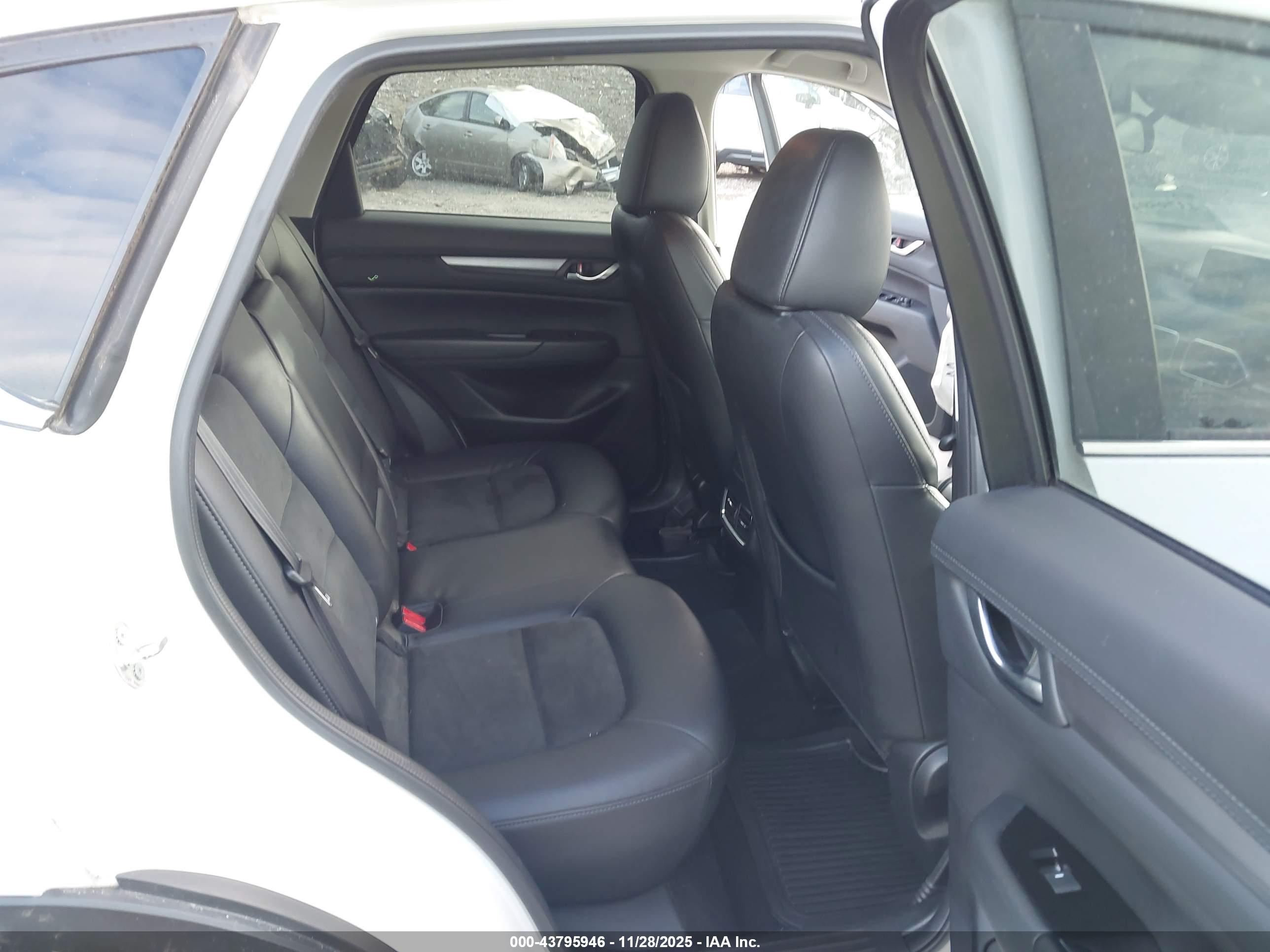 MAZDA CX-5 image 8