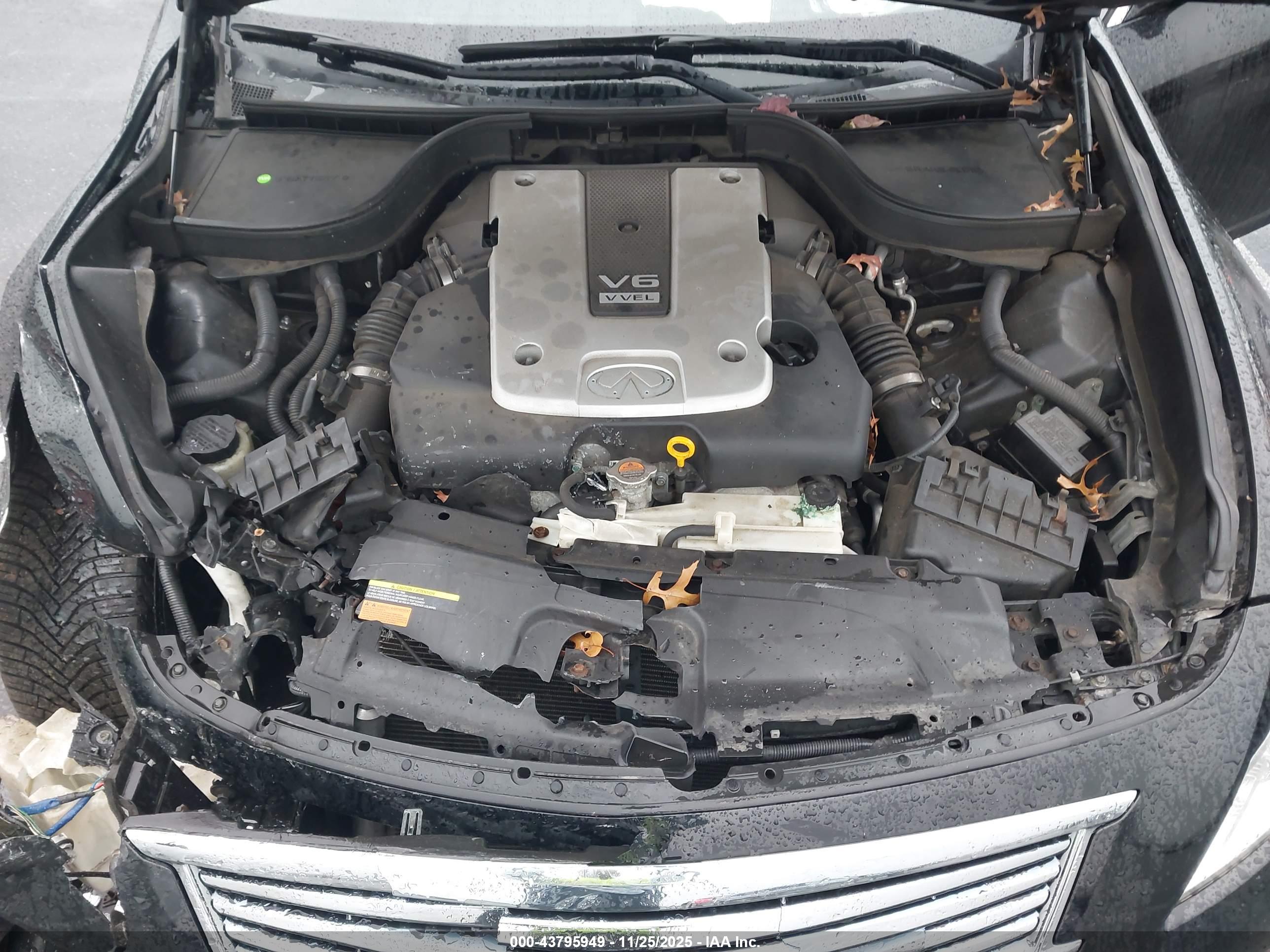 INFINITI Q40 image 10