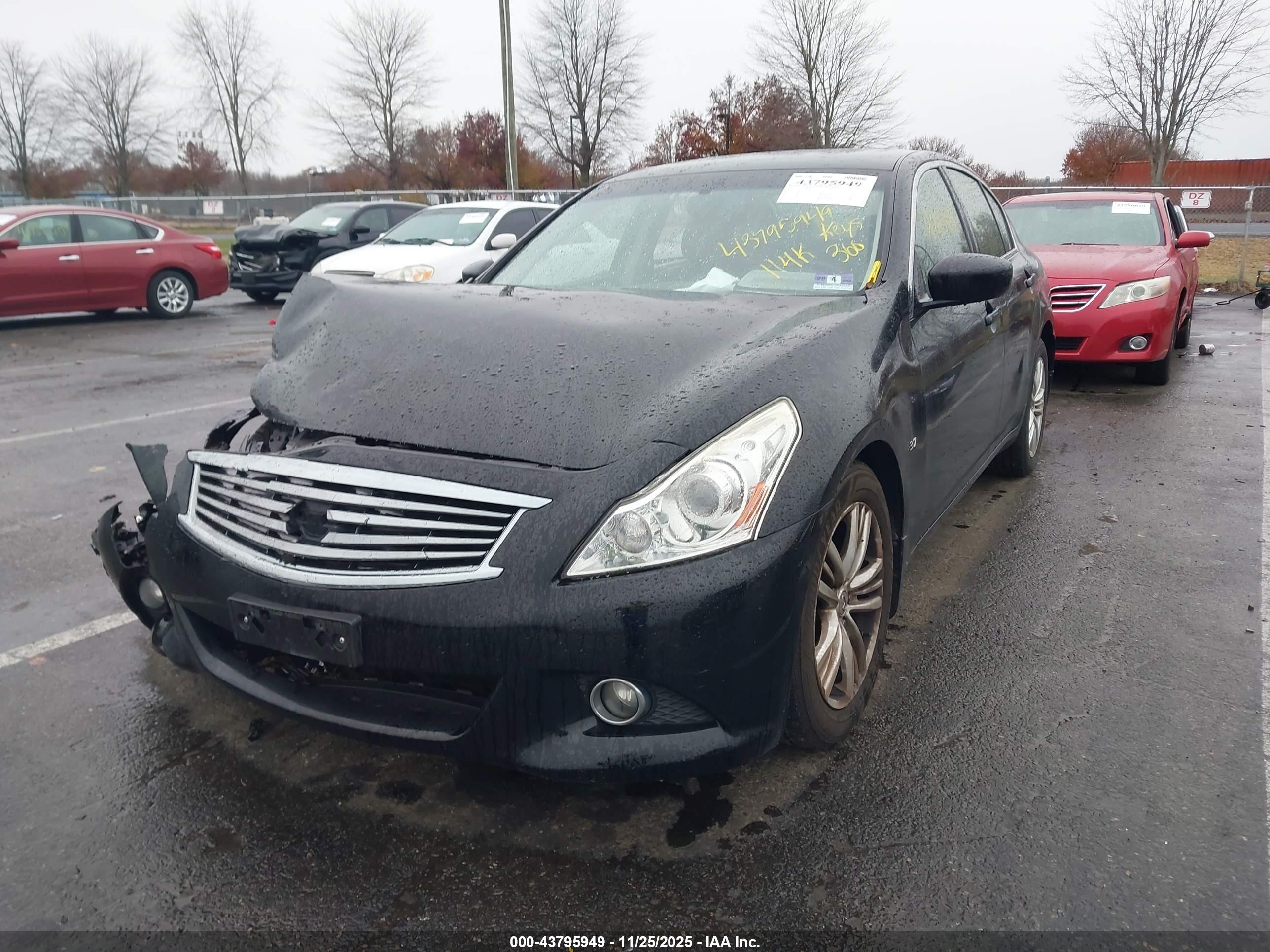 INFINITI Q40 image 2