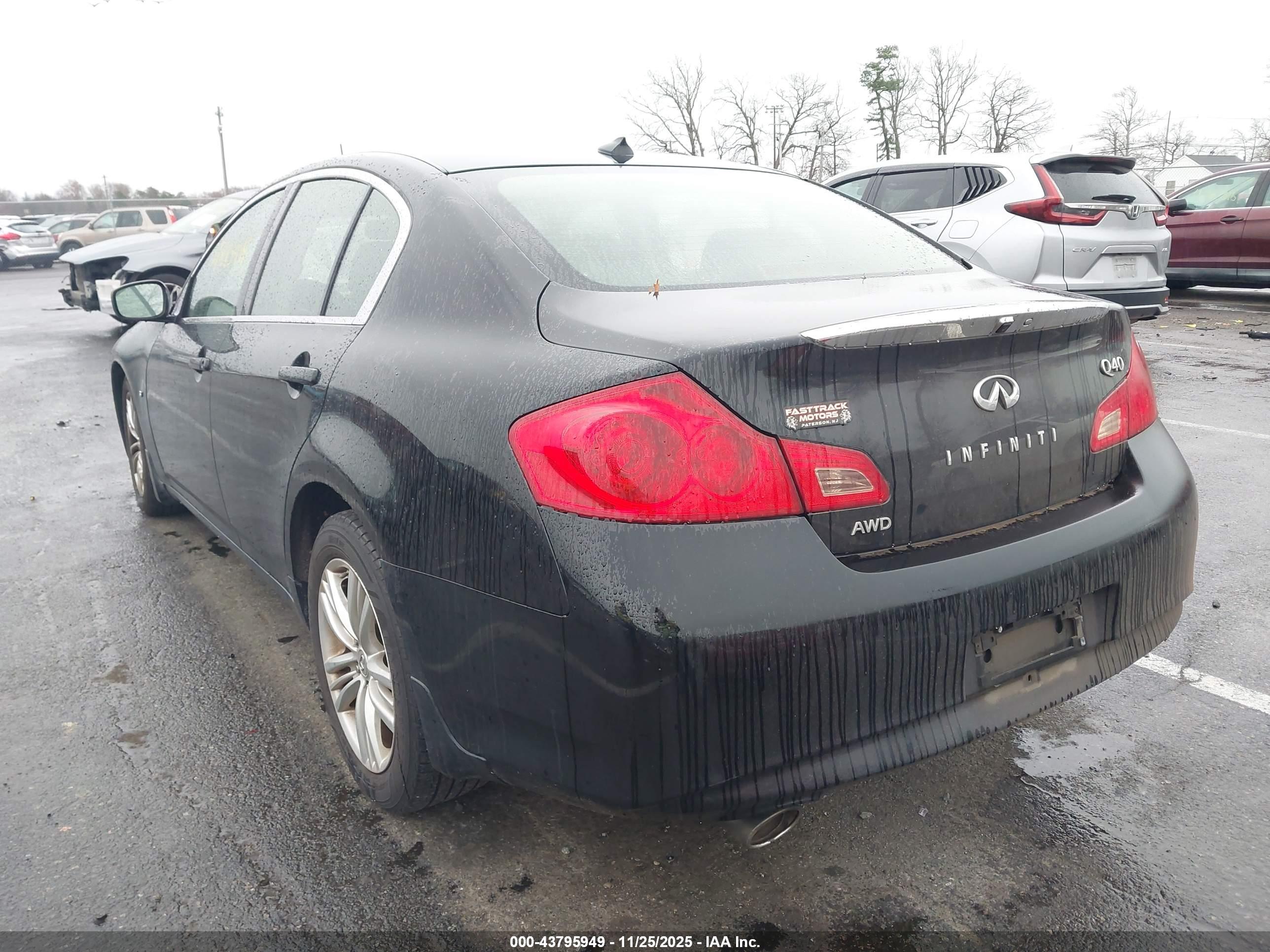 INFINITI Q40 image 3