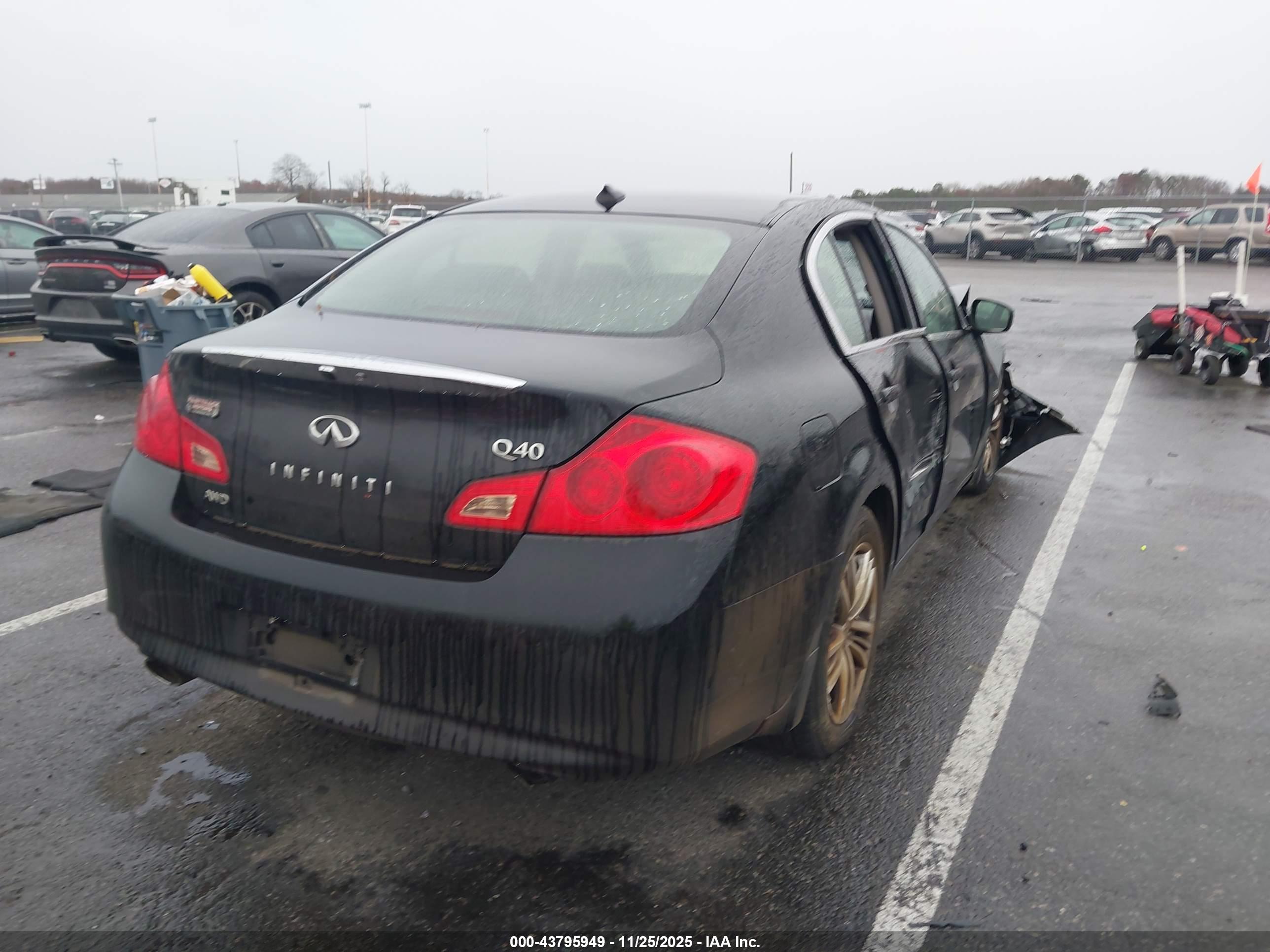 INFINITI Q40 image 4