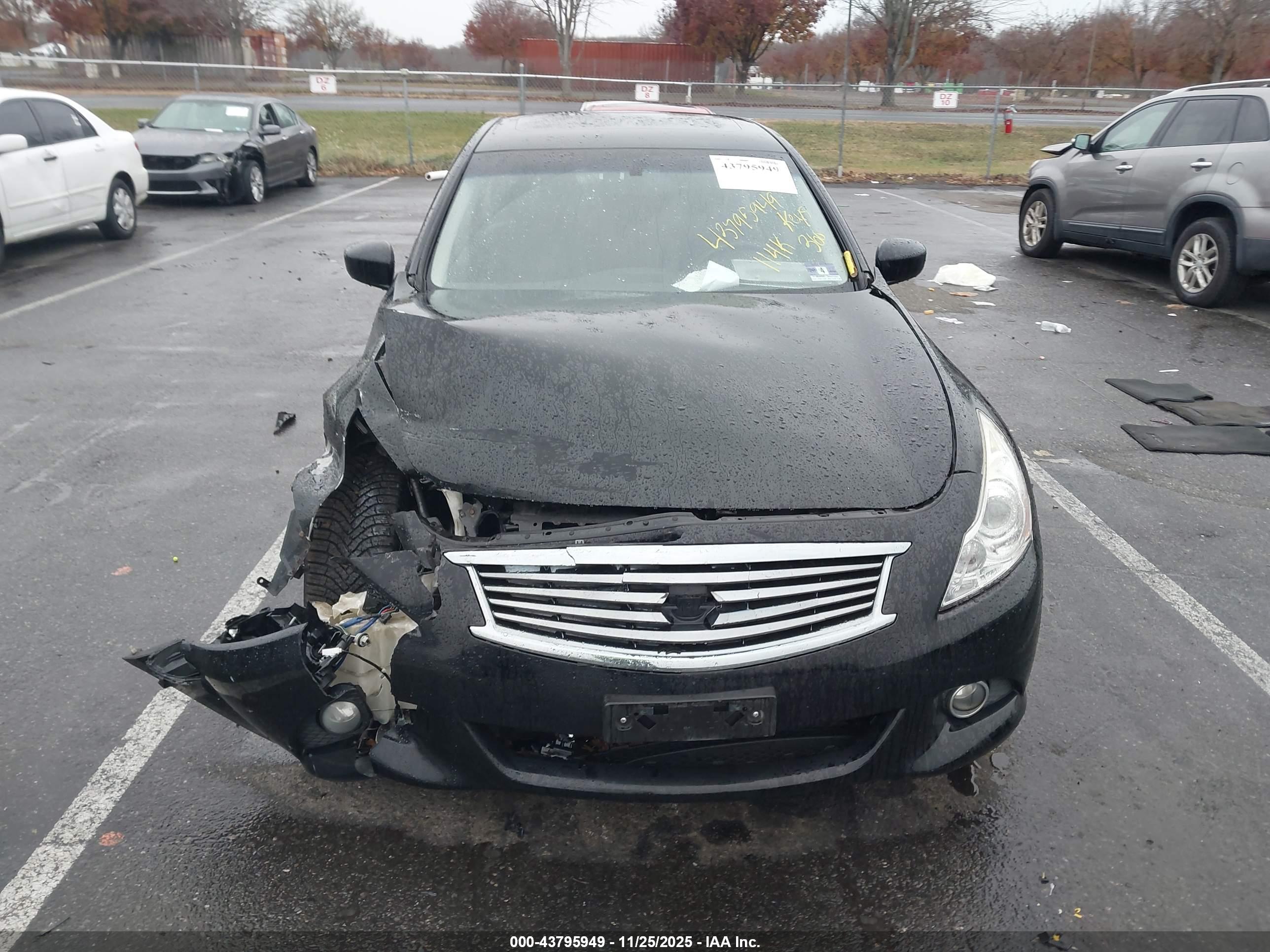 INFINITI Q40 image 6