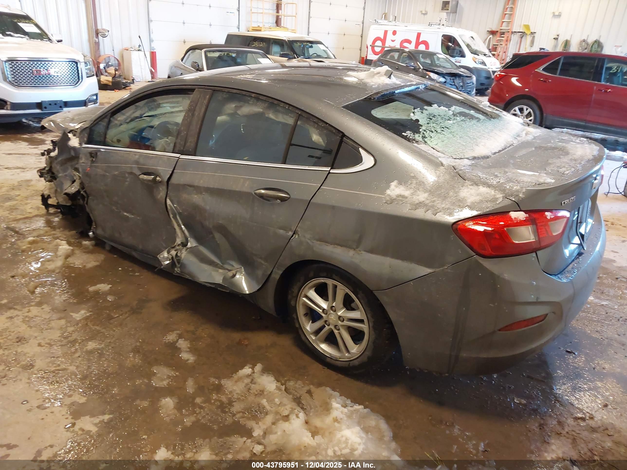 CHEVROLET CRUZE image 3