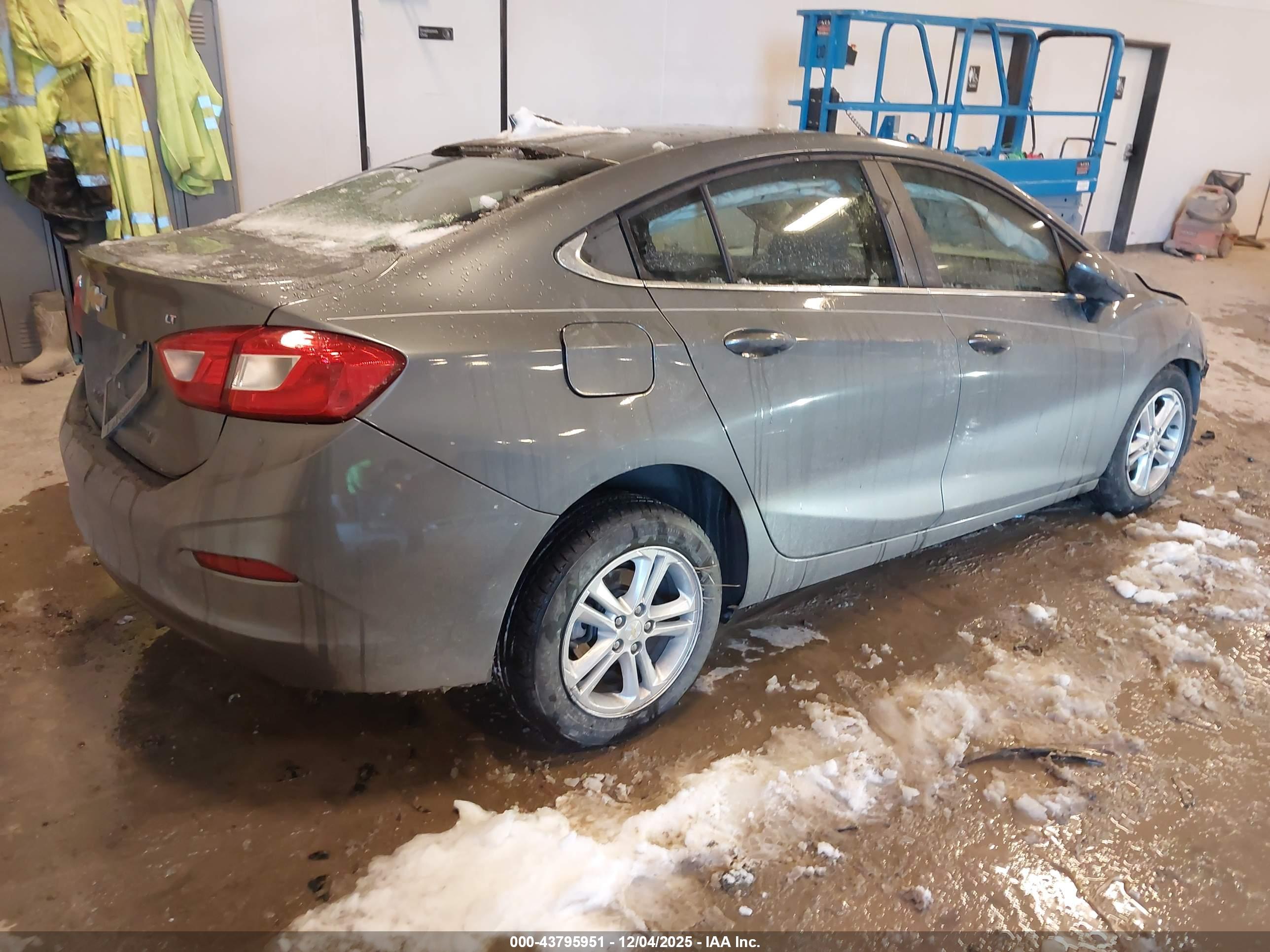 CHEVROLET CRUZE image 4