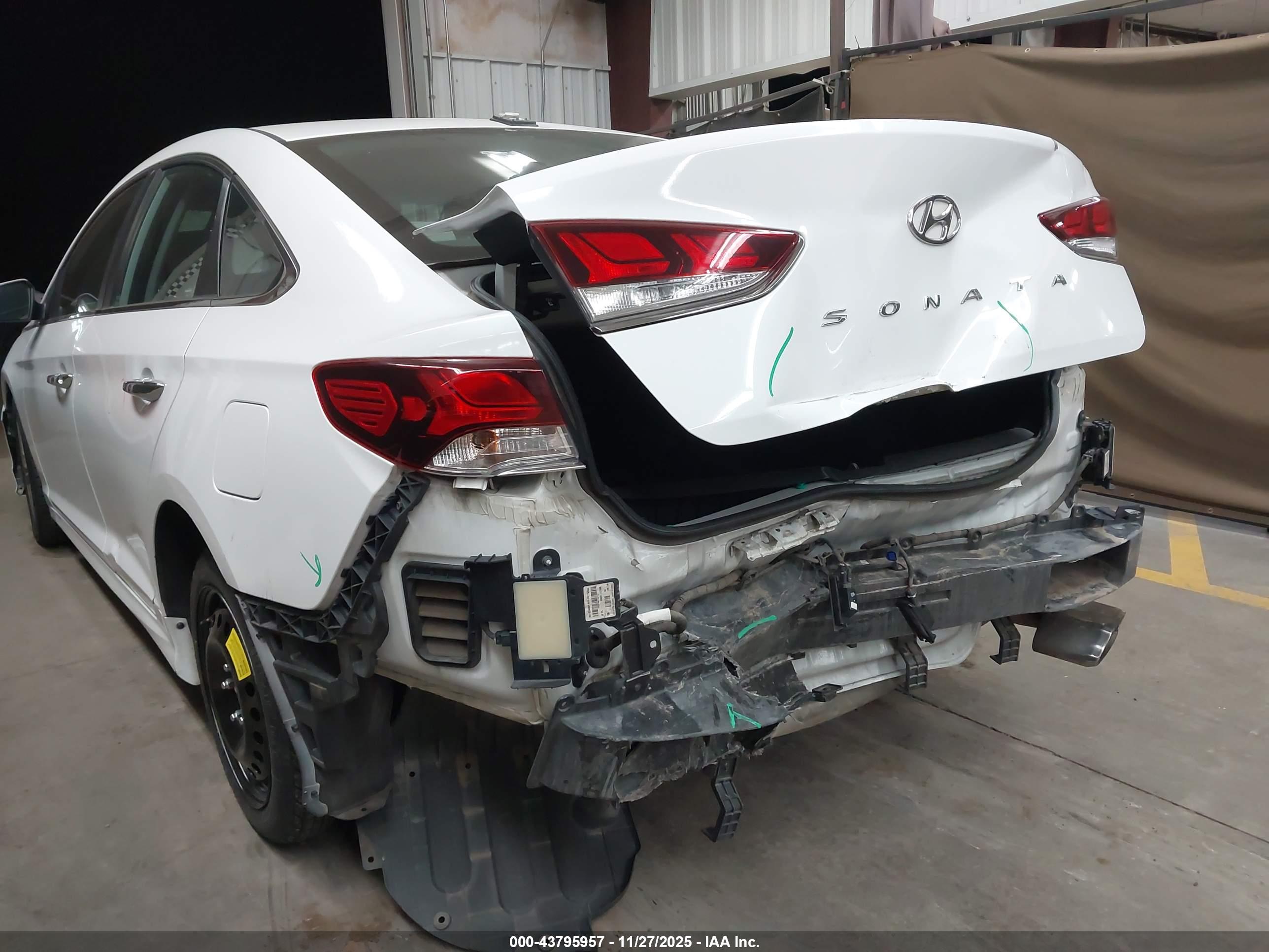 HYUNDAI SONATA image 6