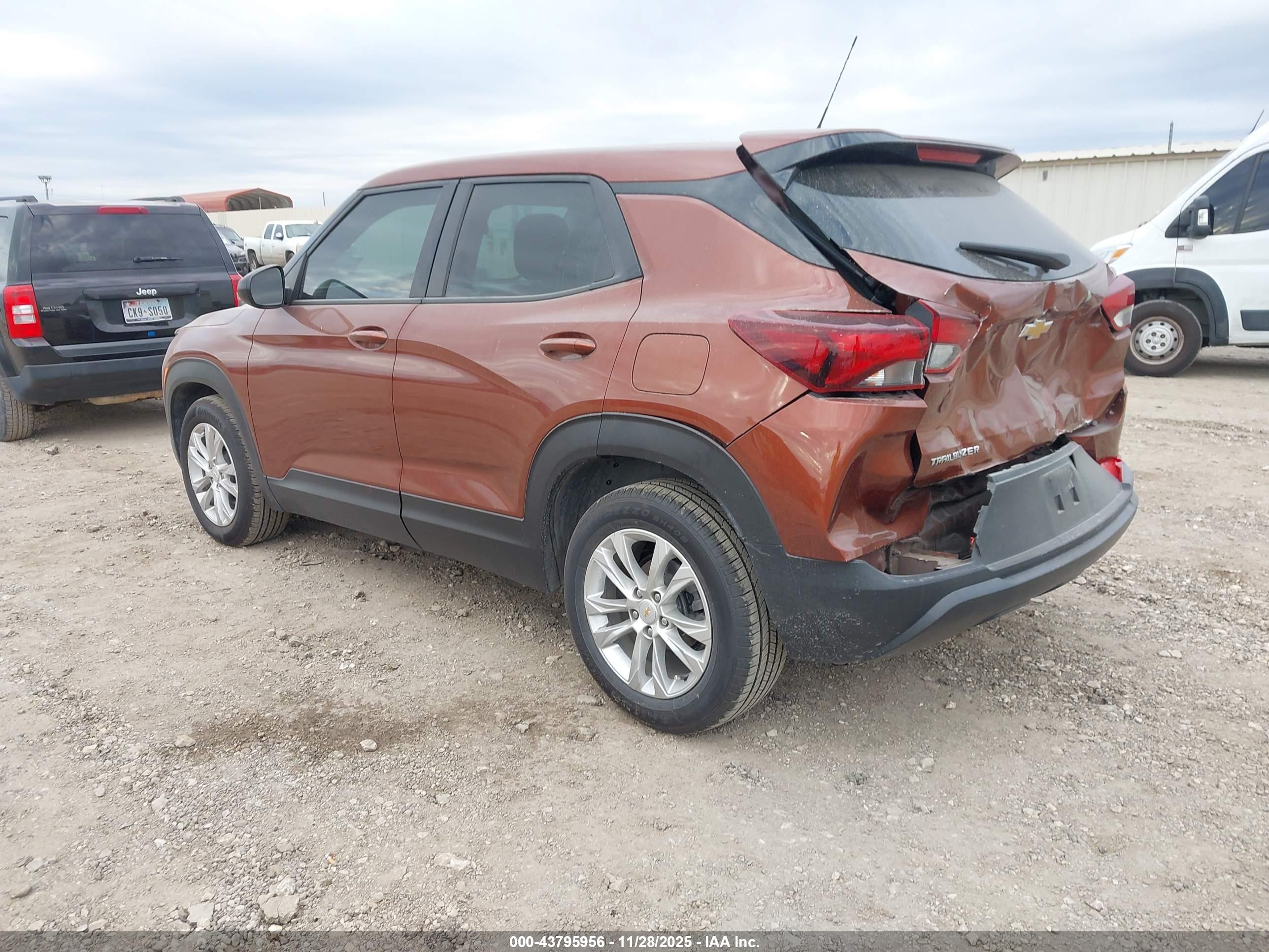 CHEVROLET TRAILBLAZER image 3