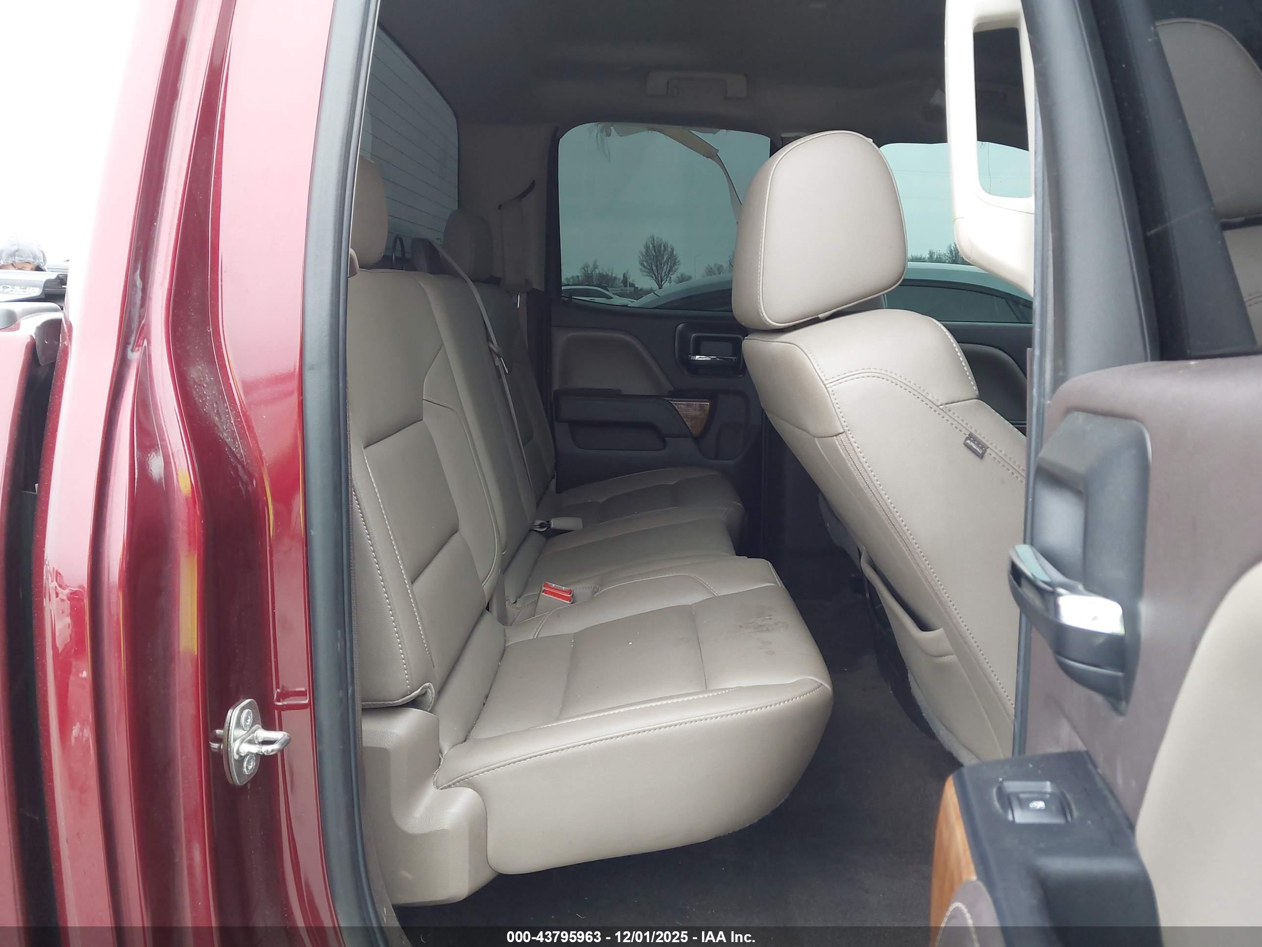 GMC SIERRA image 8
