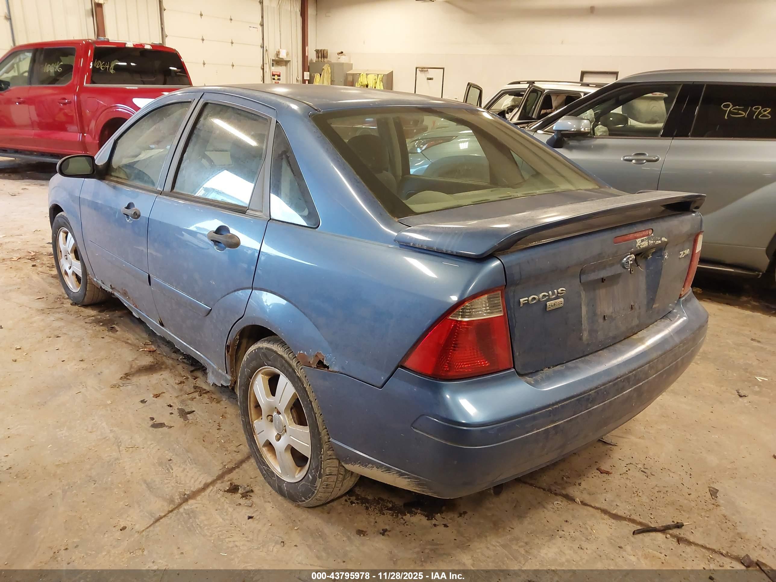 FORD FOCUS image 3