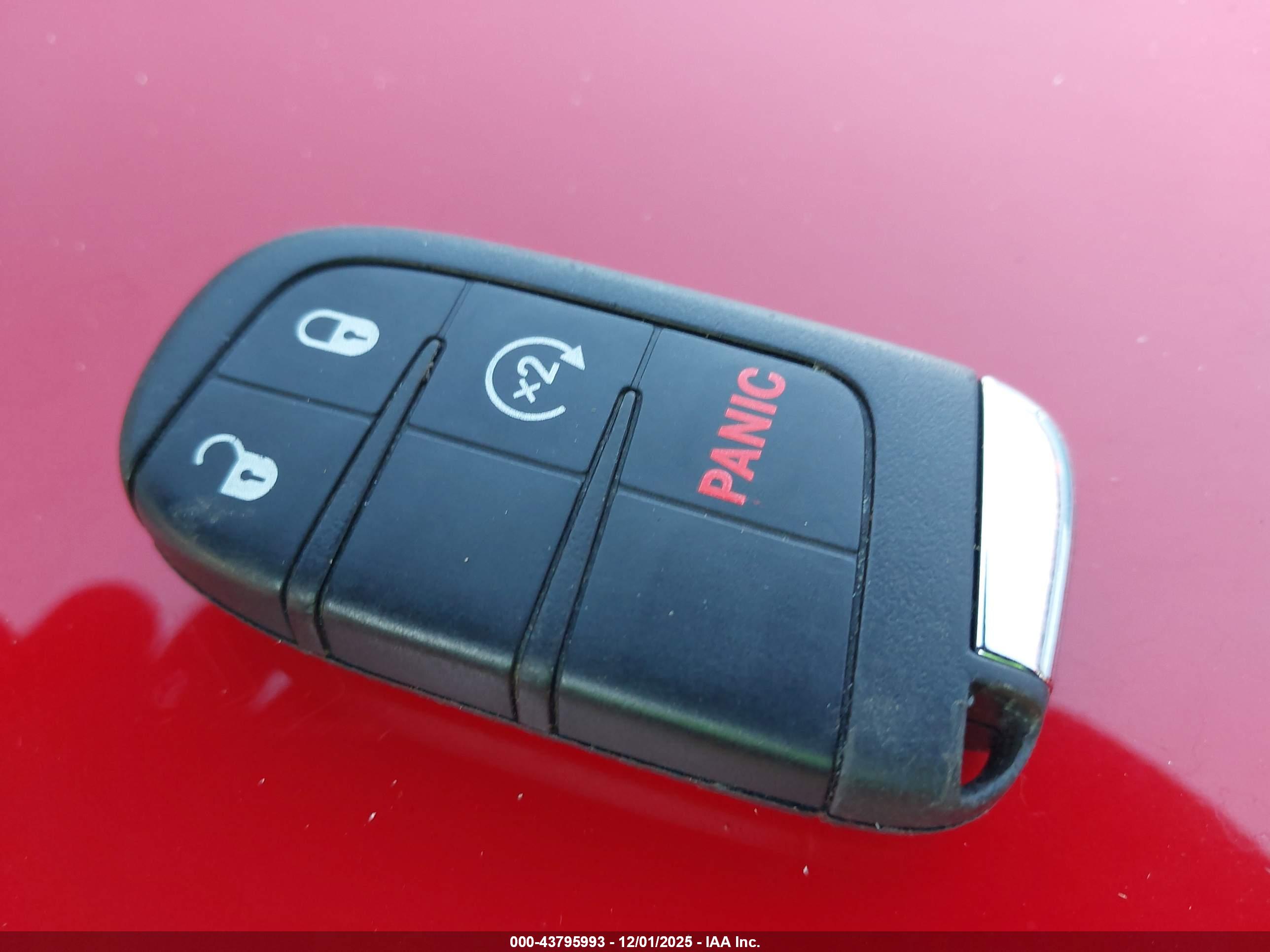 JEEP RENEGADE image 11