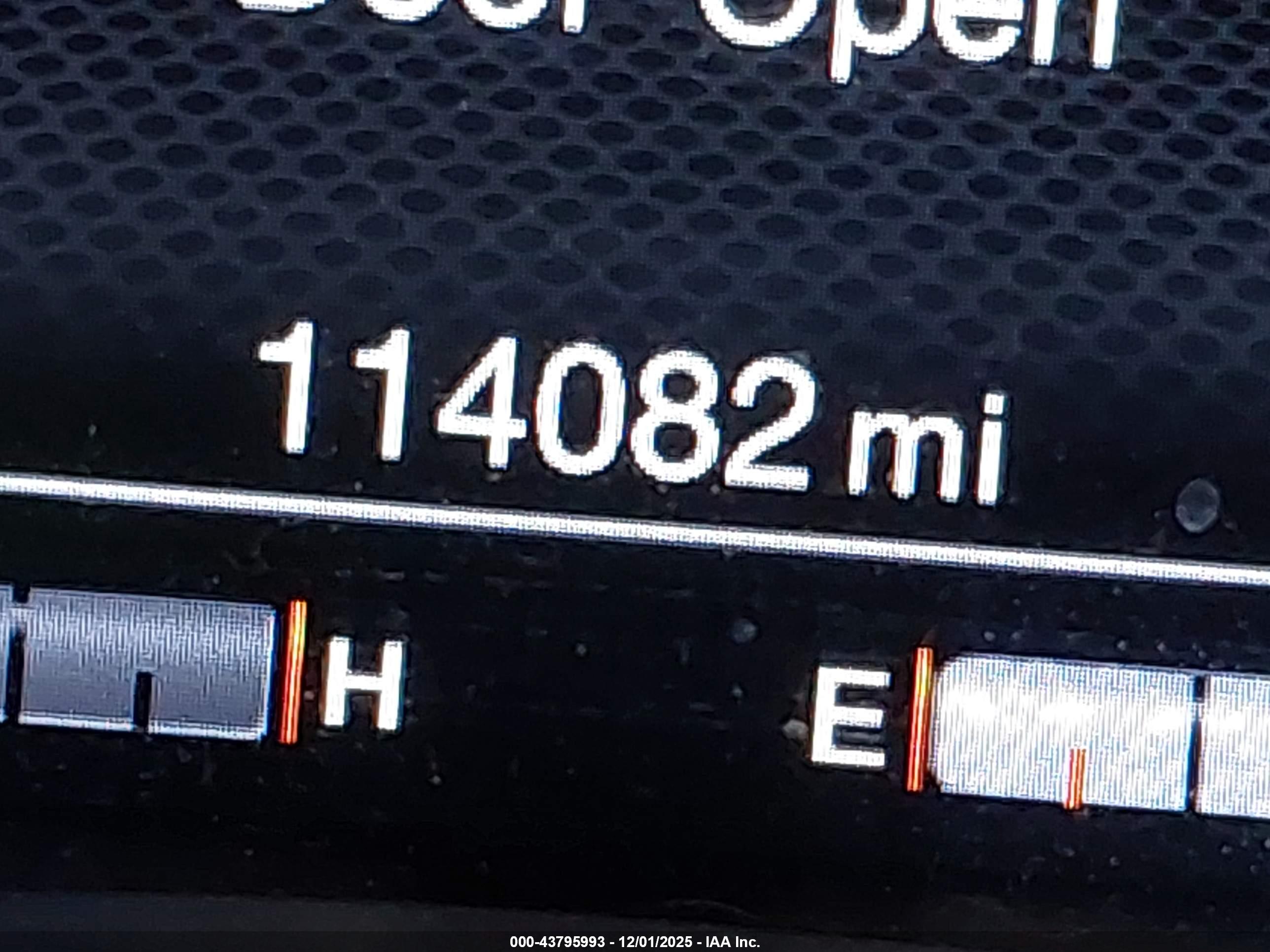 JEEP RENEGADE image 7