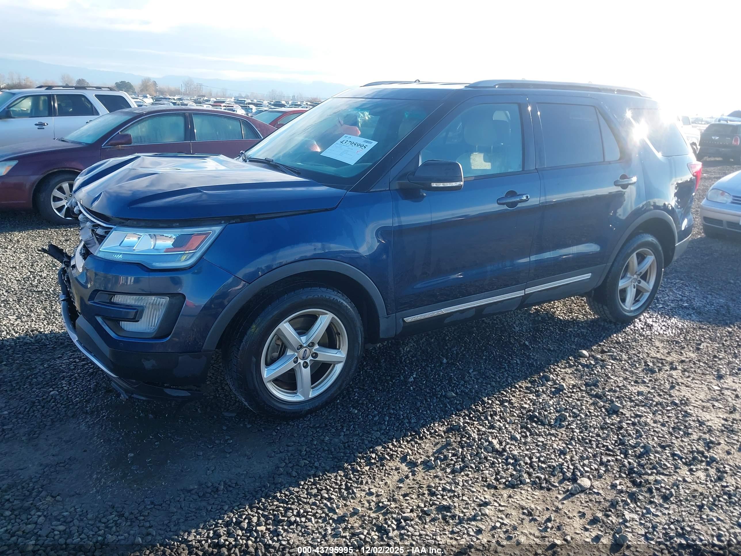 FORD EXPLORER image 2