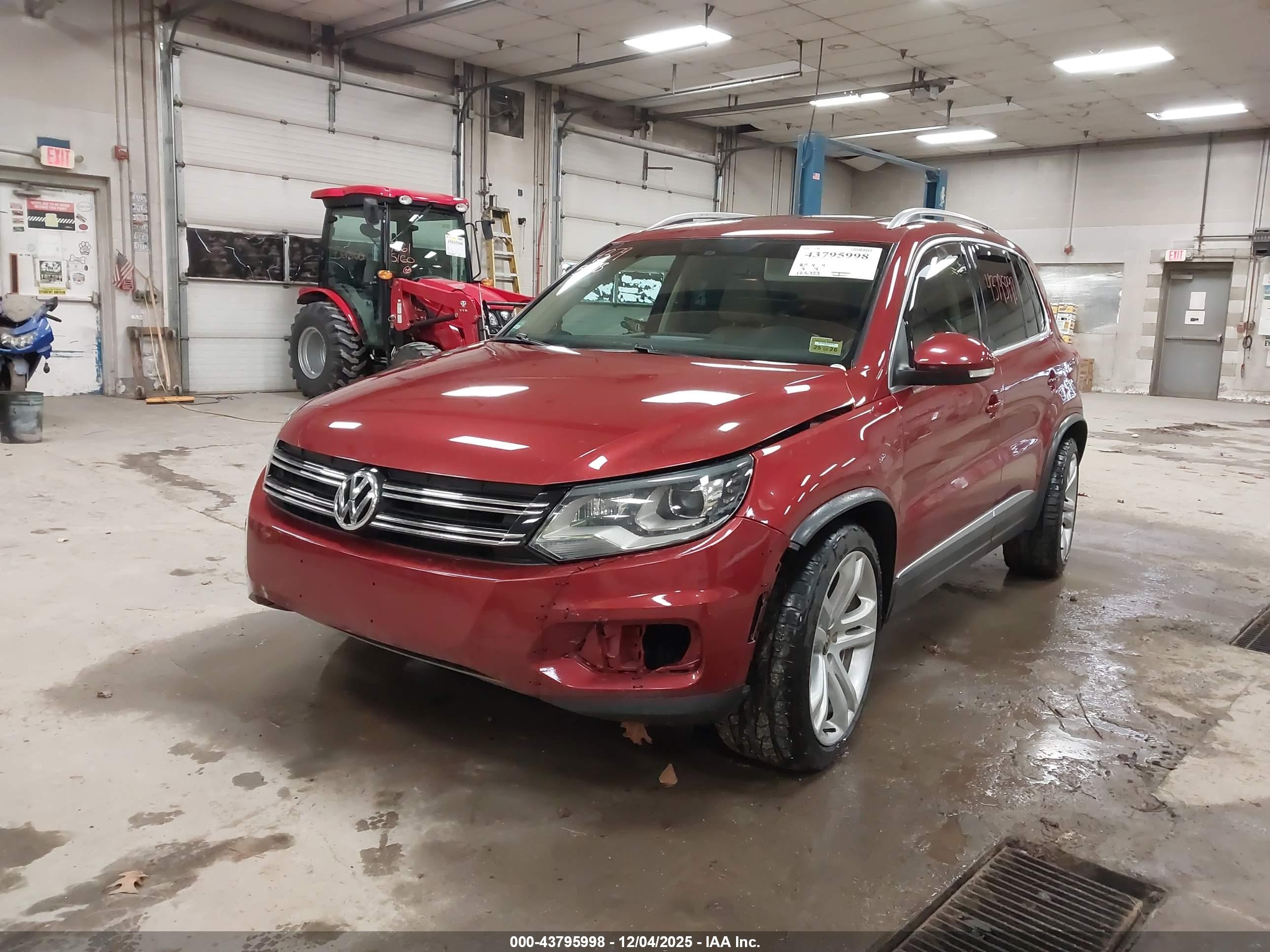 VOLKSWAGEN TIGUAN image 2