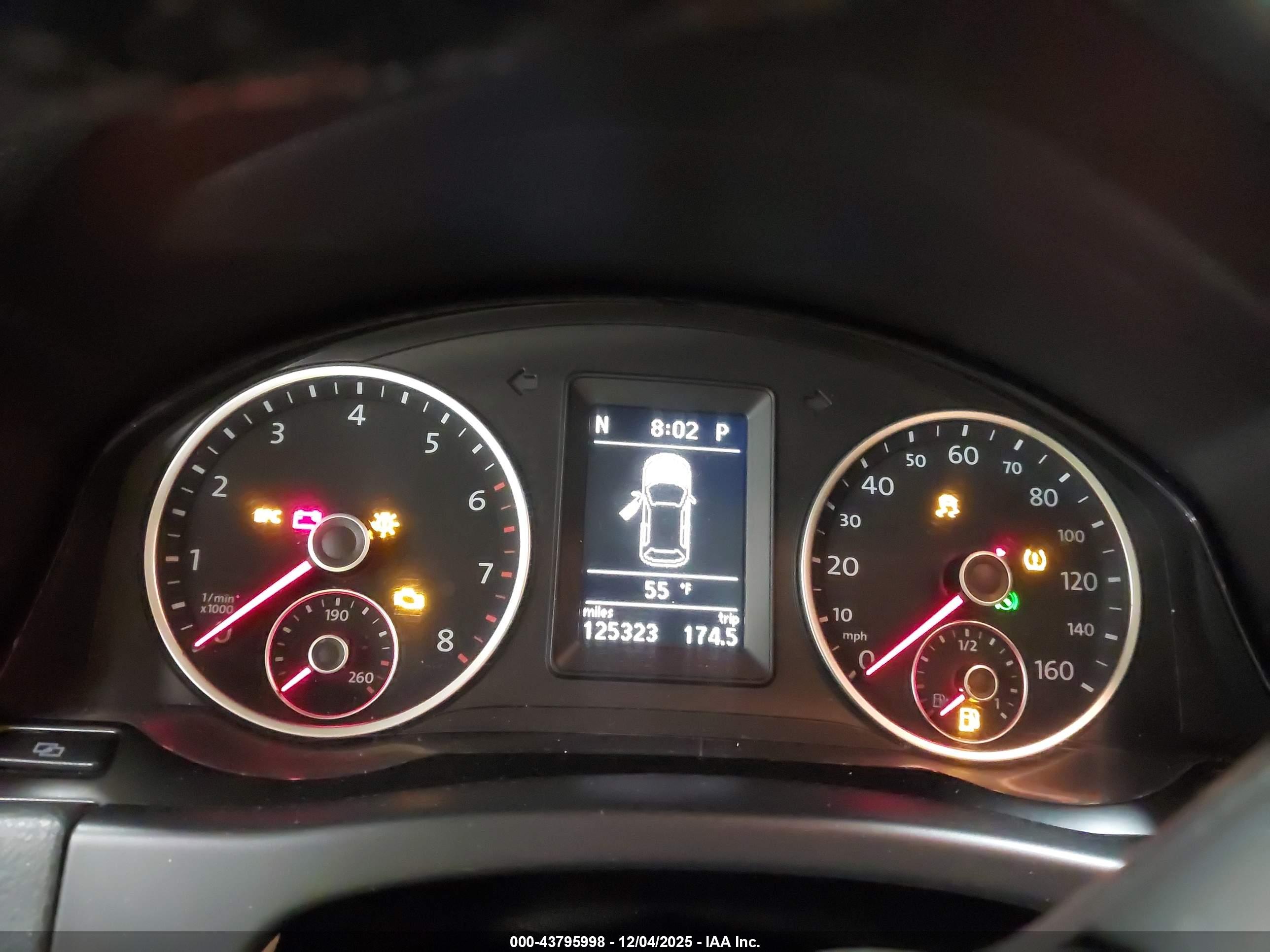 VOLKSWAGEN TIGUAN image 7