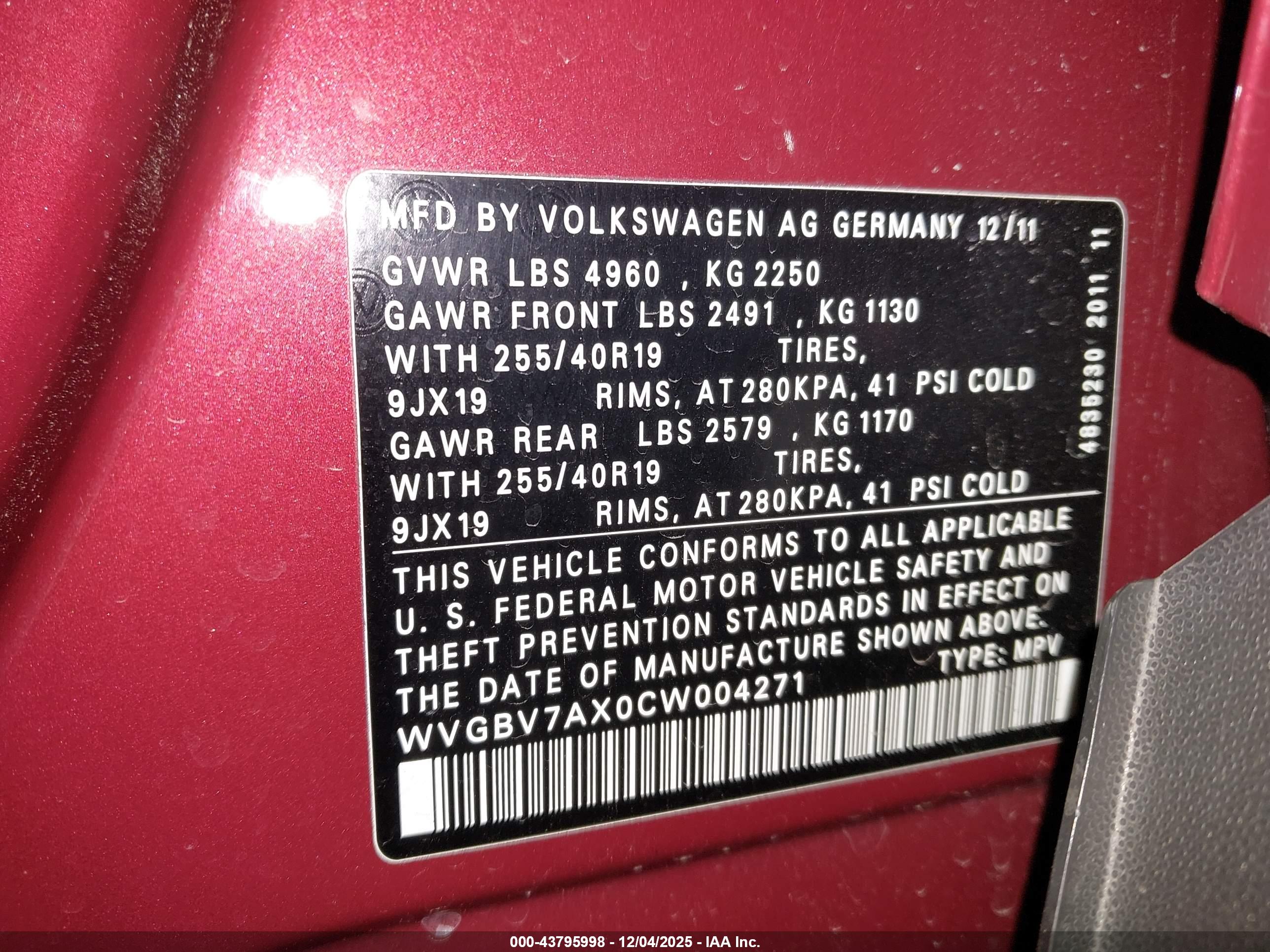 VOLKSWAGEN TIGUAN image 9