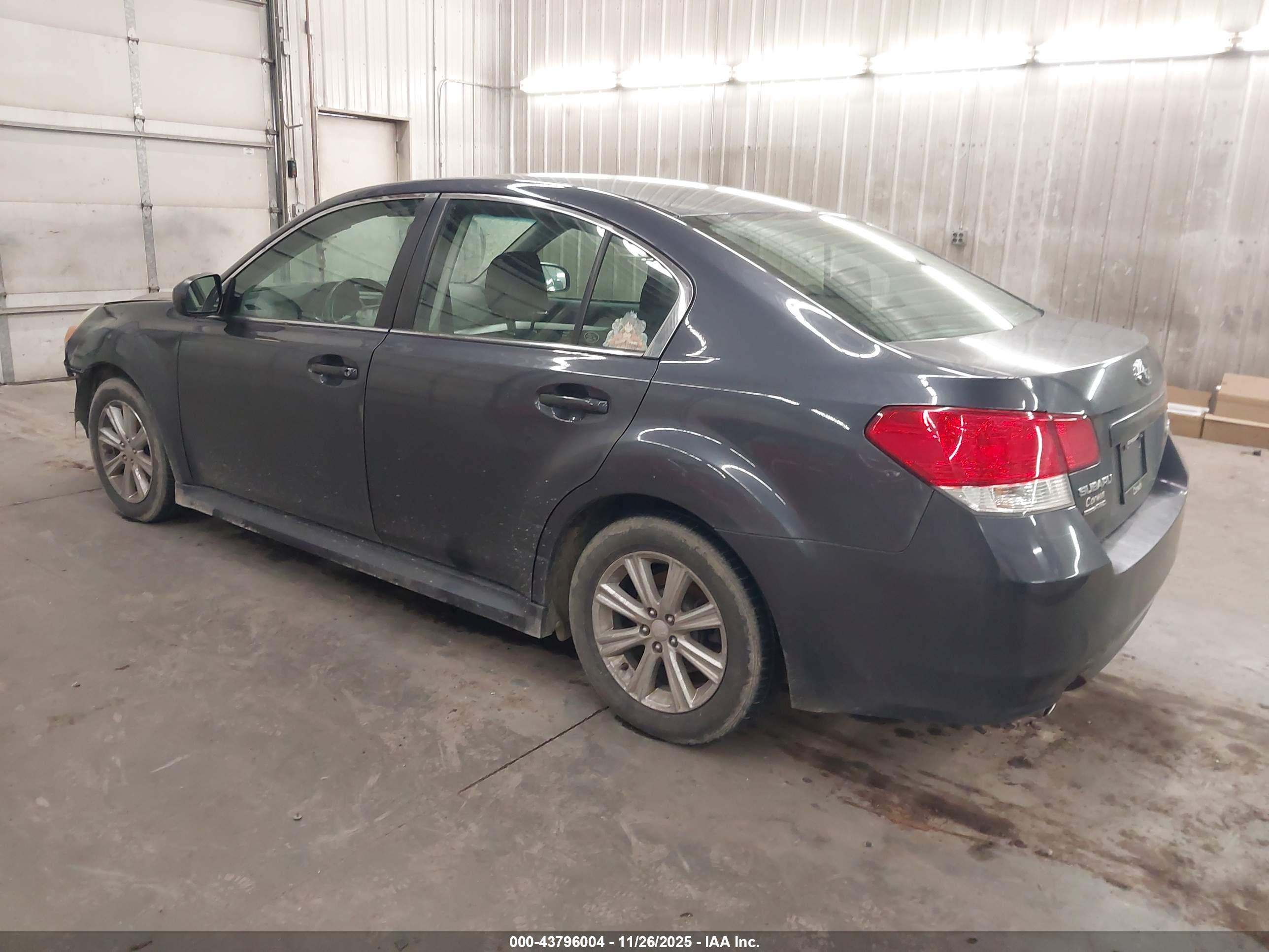SUBARU LEGACY image 3