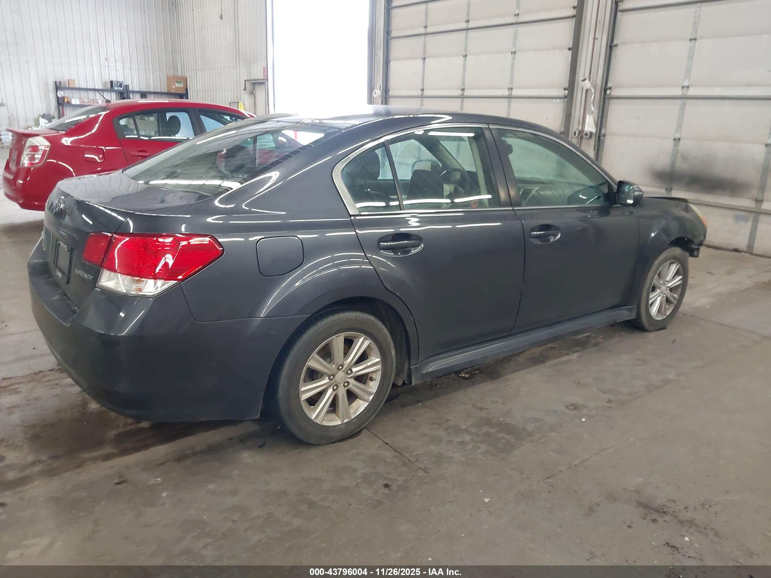 SUBARU LEGACY image 4