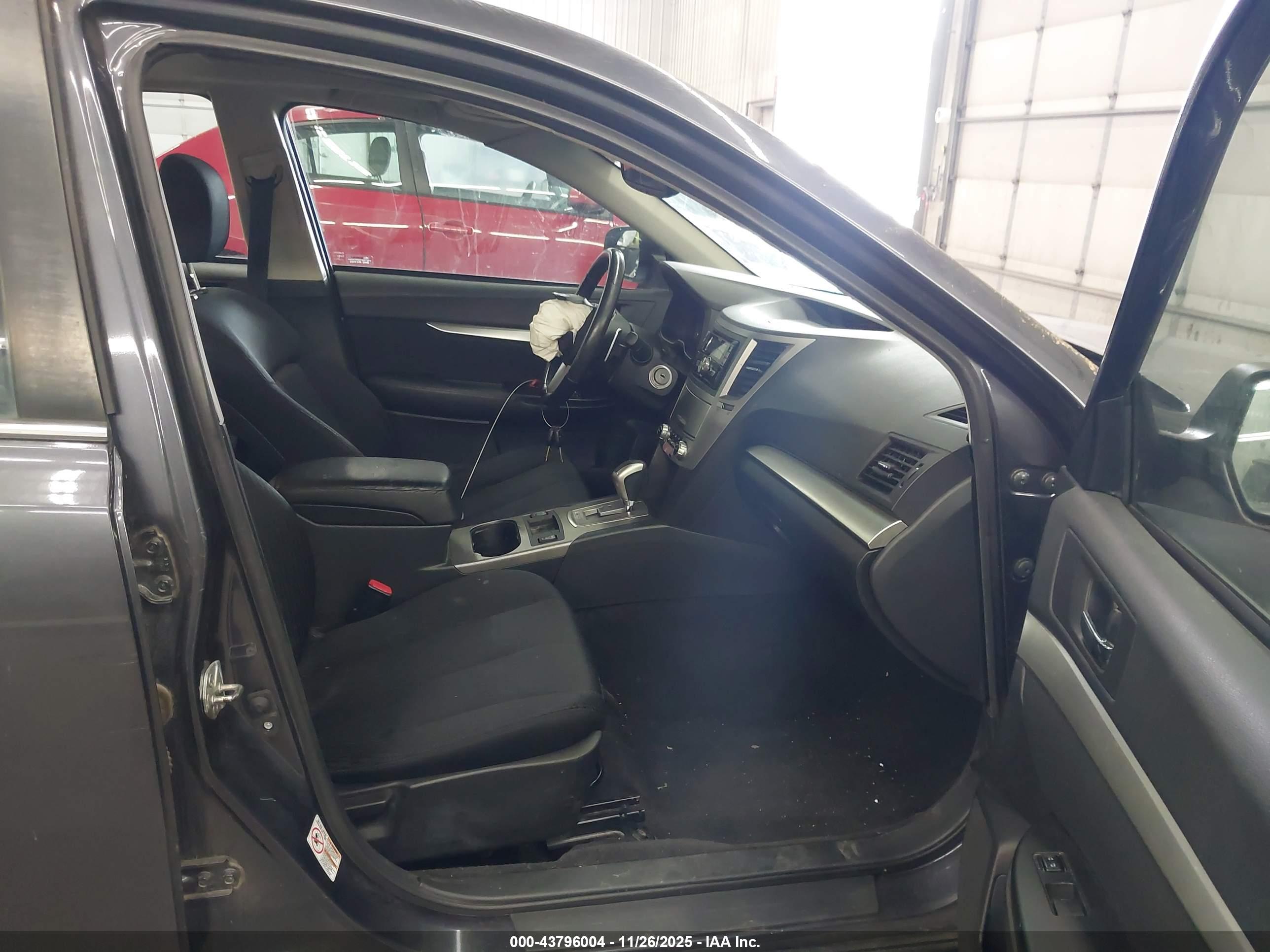 SUBARU LEGACY image 5