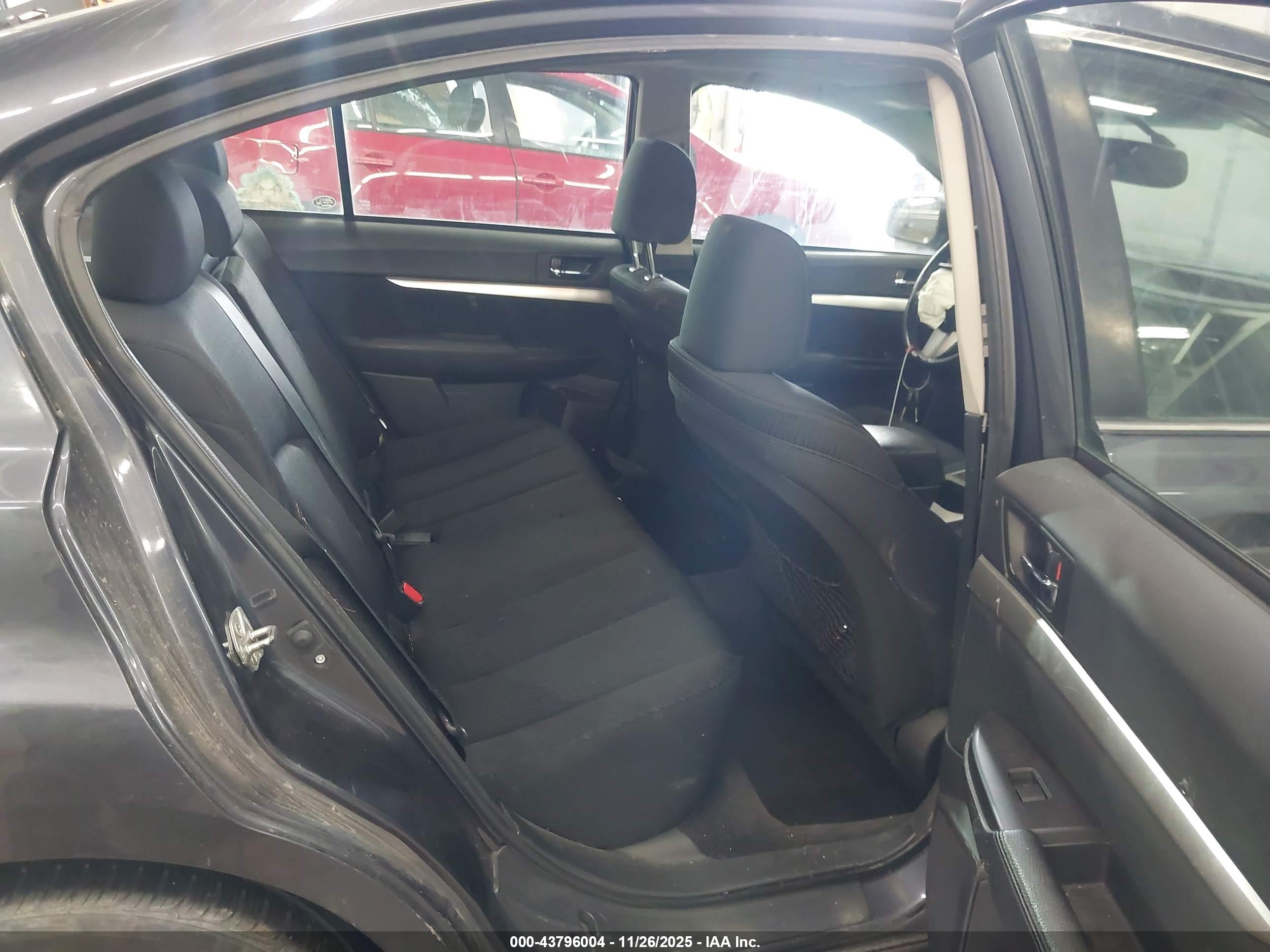SUBARU LEGACY image 8