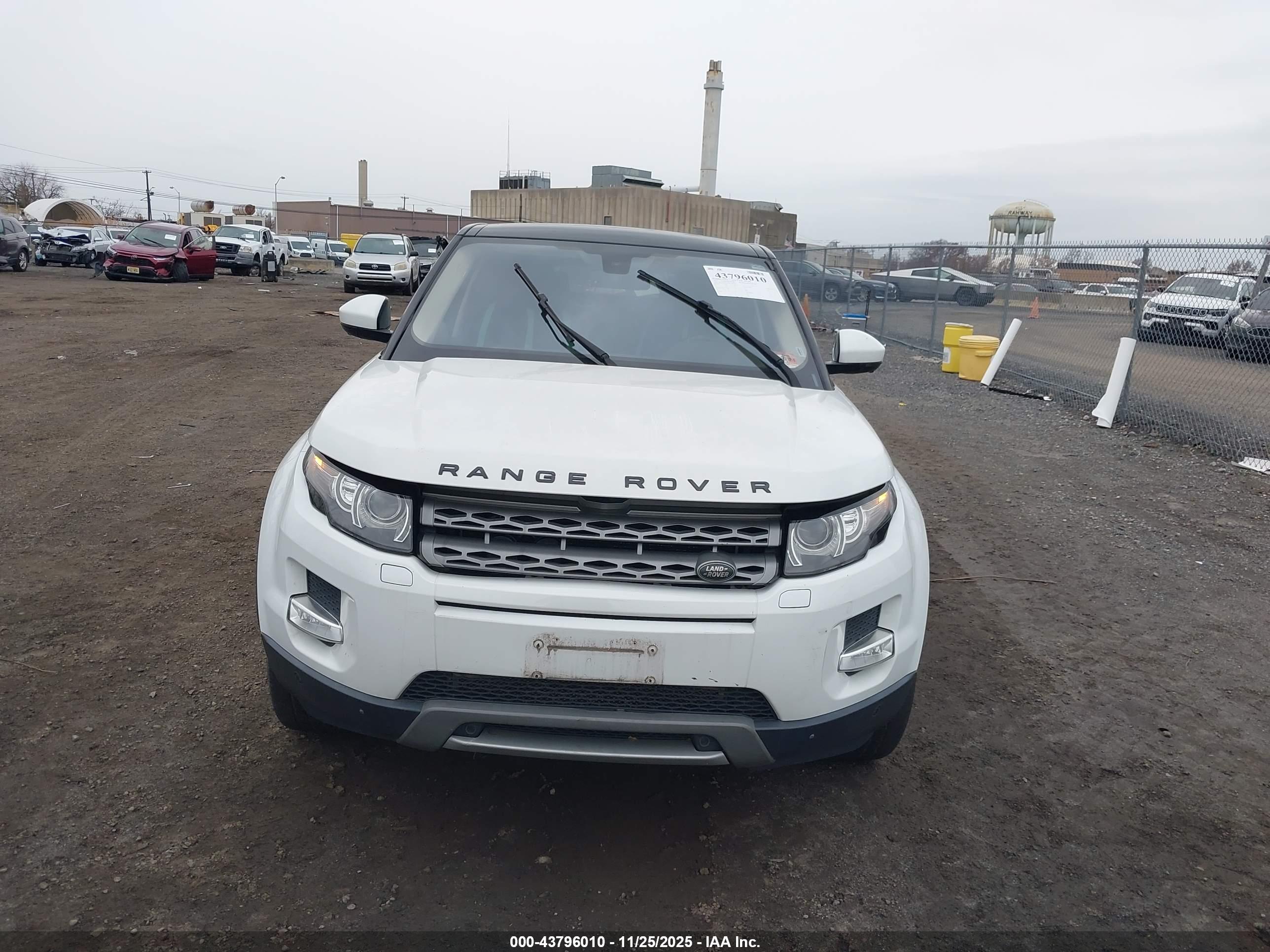 LAND ROVER image 6
