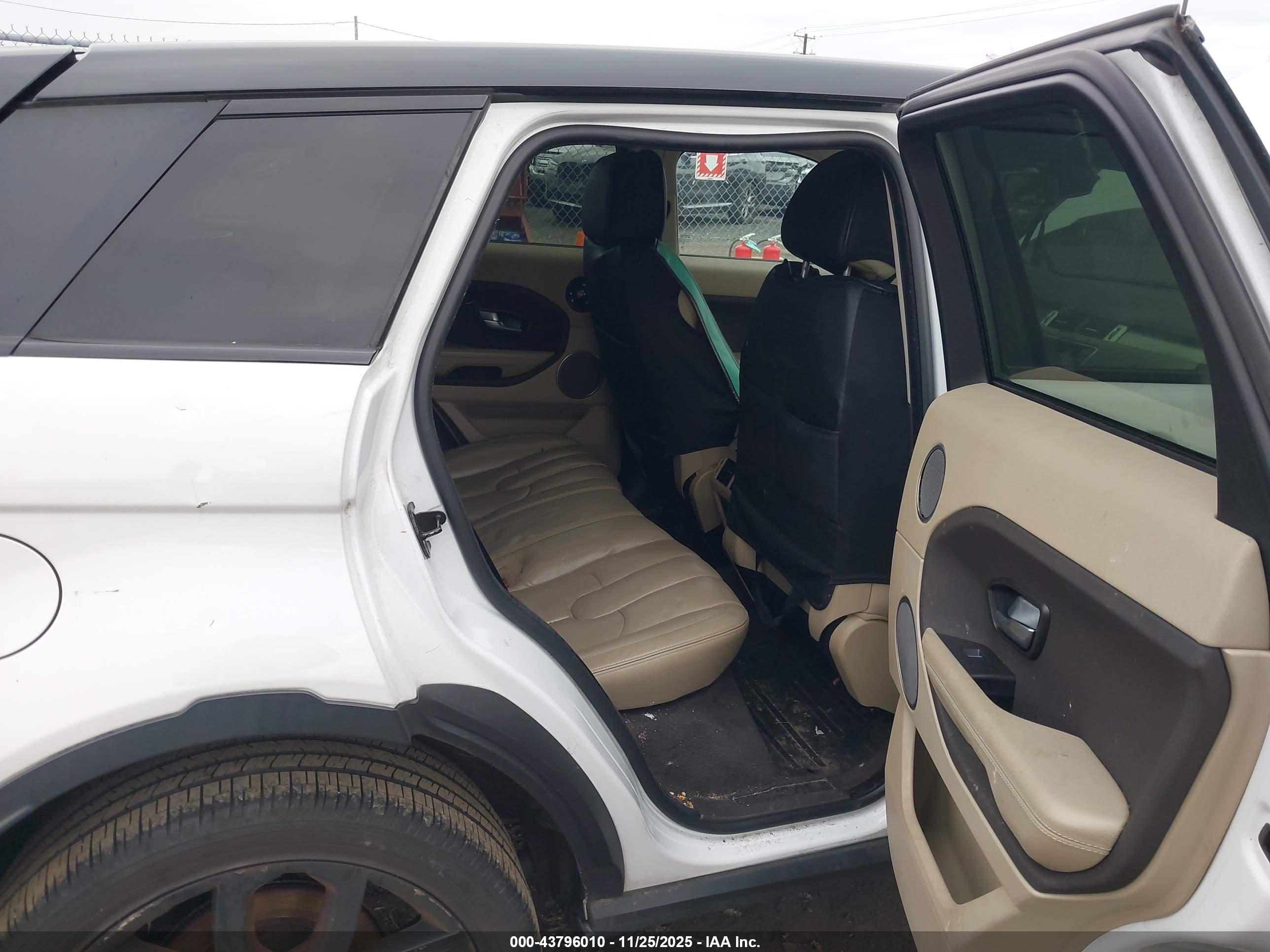 LAND ROVER image 8