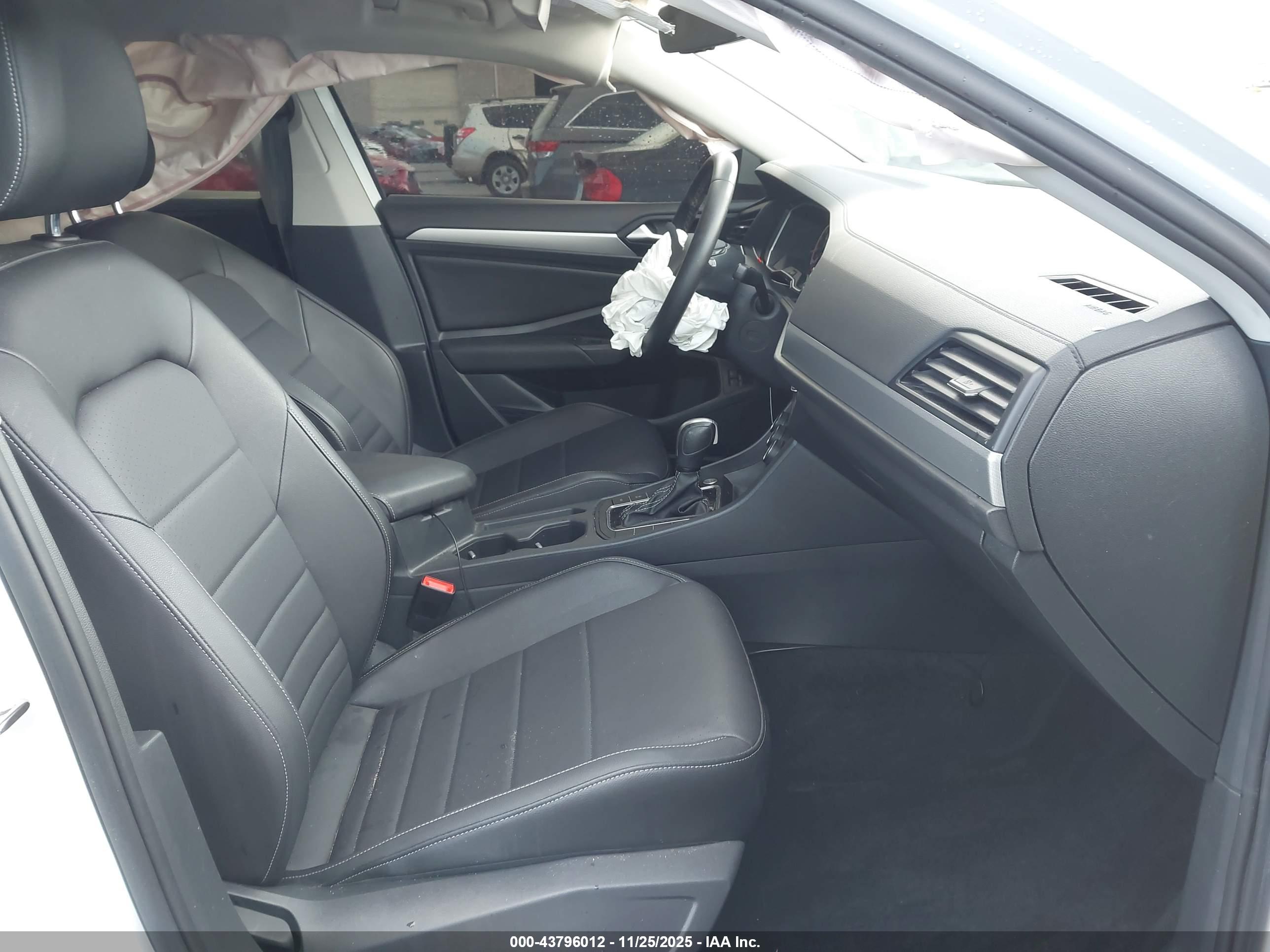 VOLKSWAGEN JETTA image 5