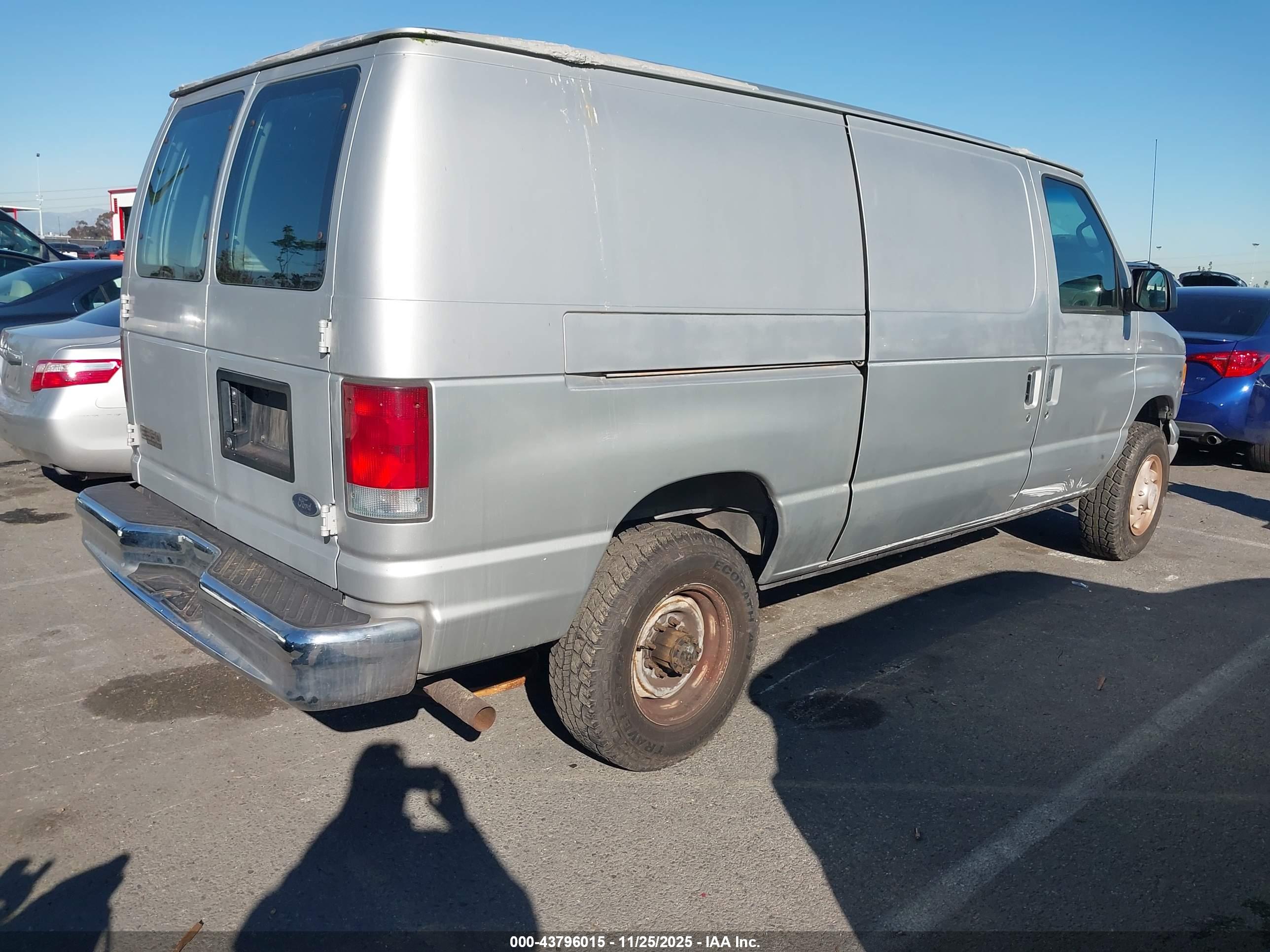 FORD E-350 image 4