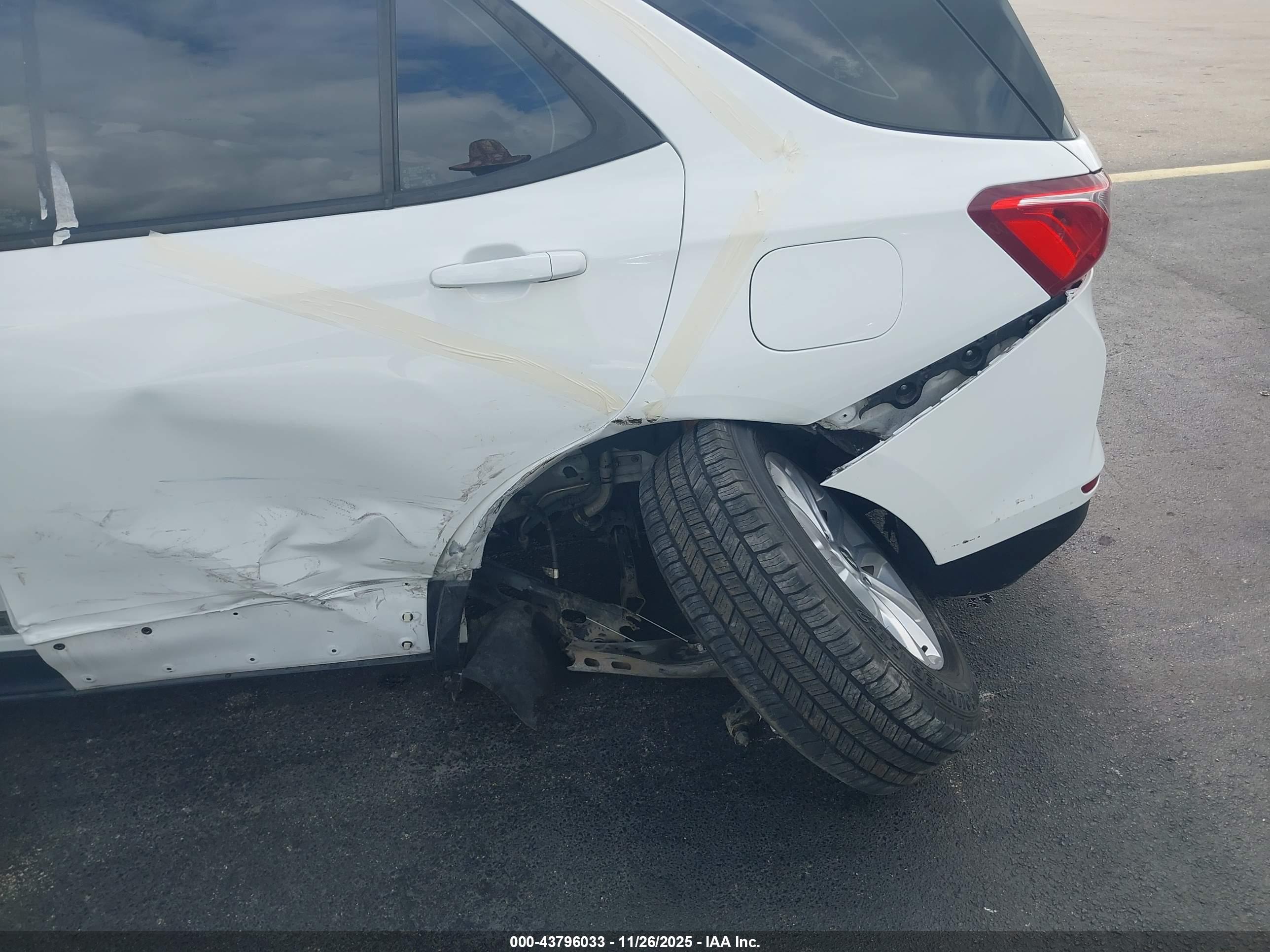 CHEVROLET EQUINOX image 6