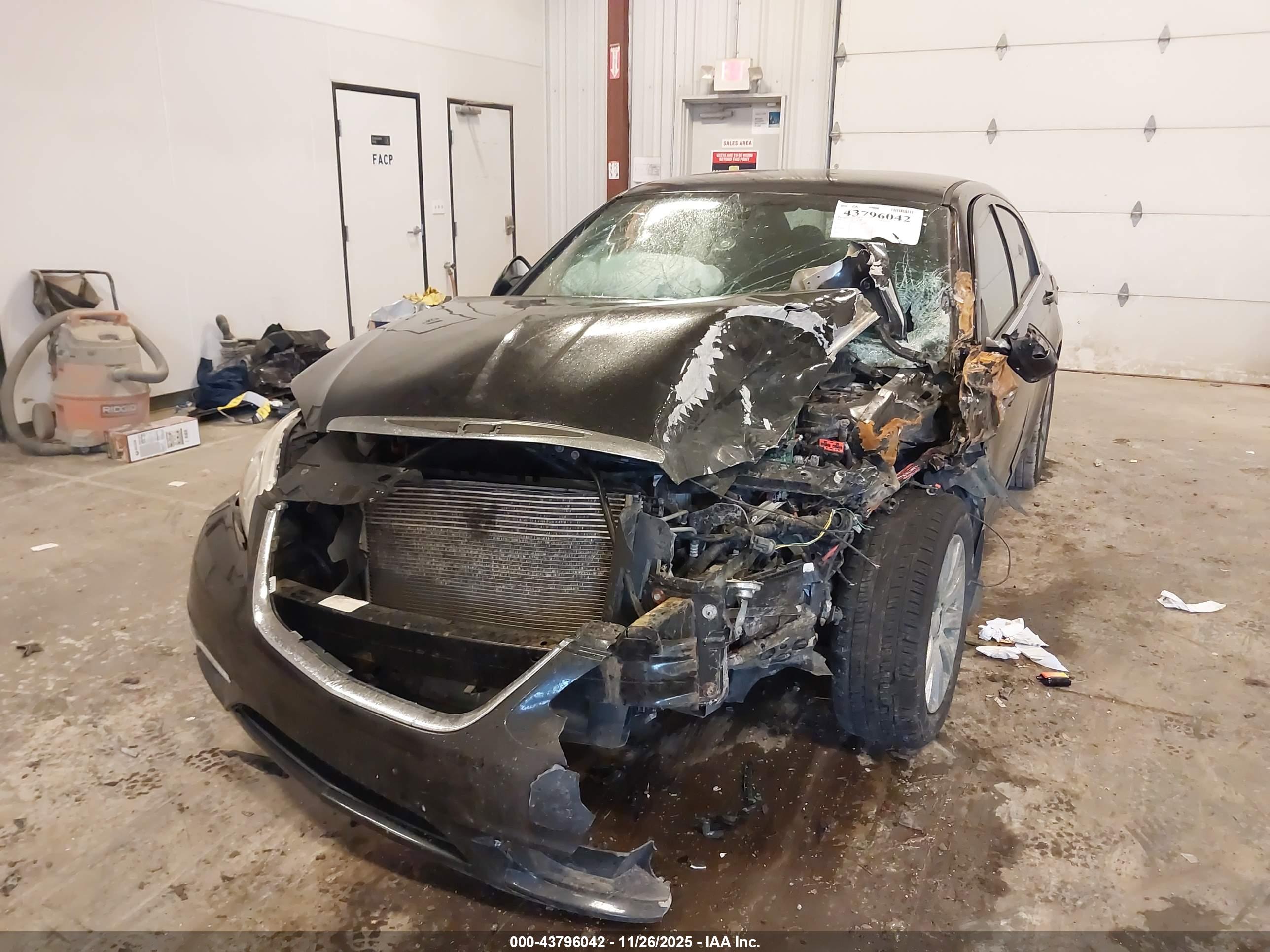 CHRYSLER 200 image 6