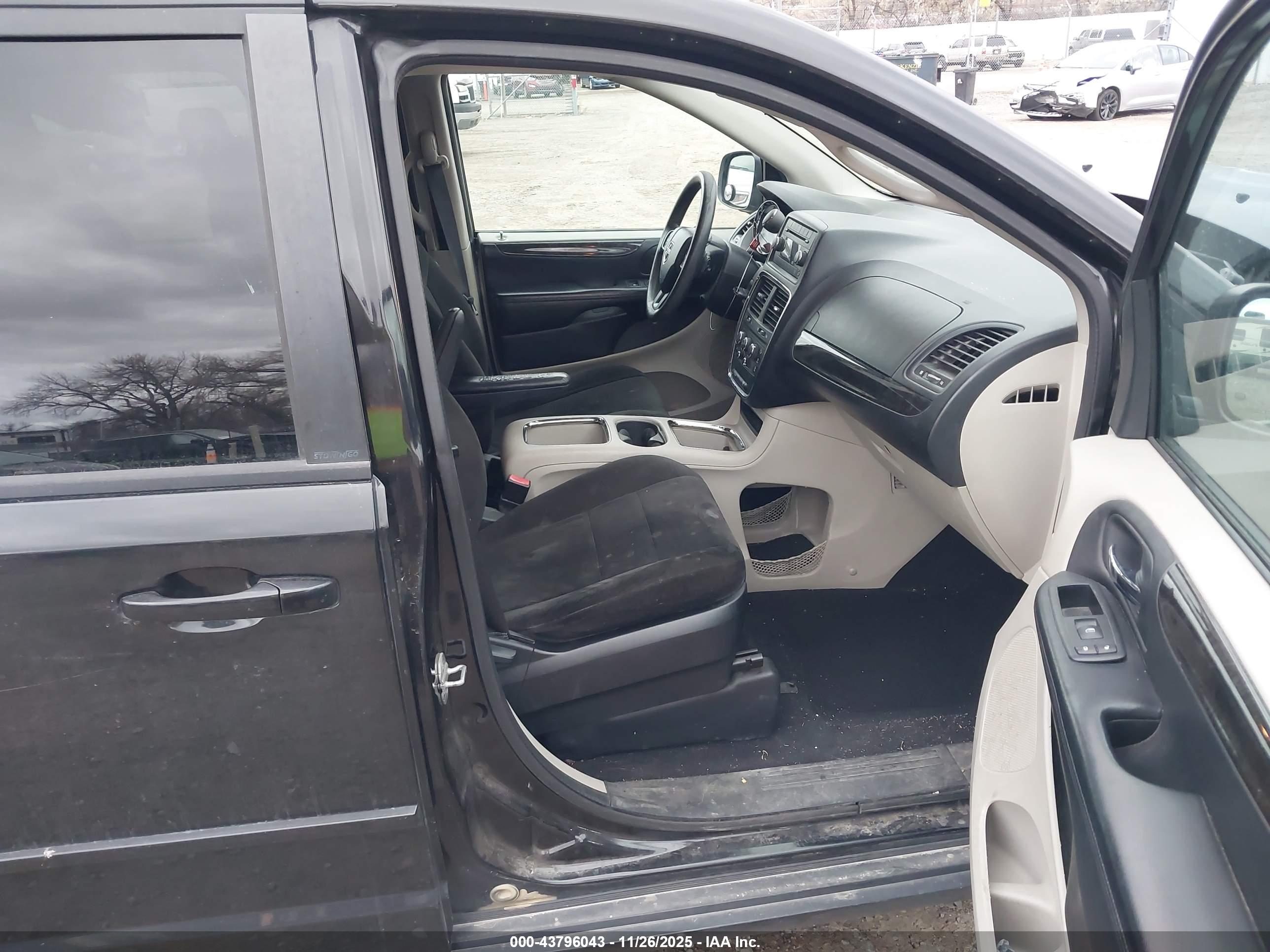 DODGE GRAND image 5