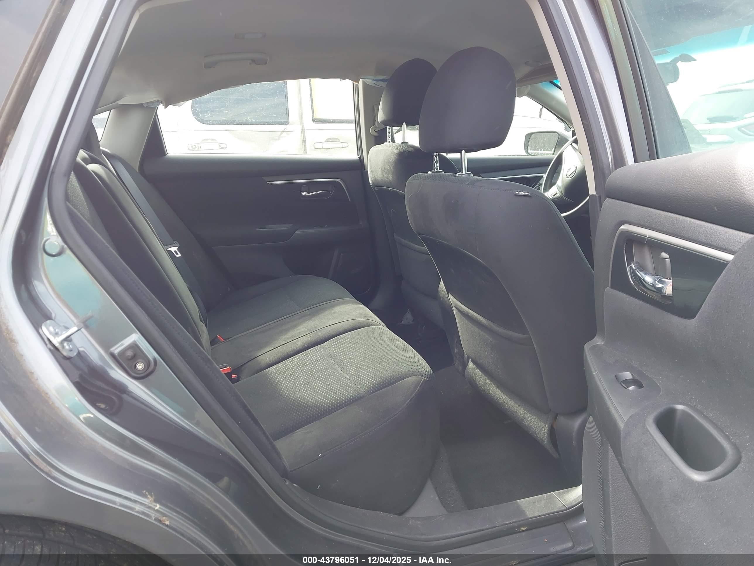 NISSAN ALTIMA image 8