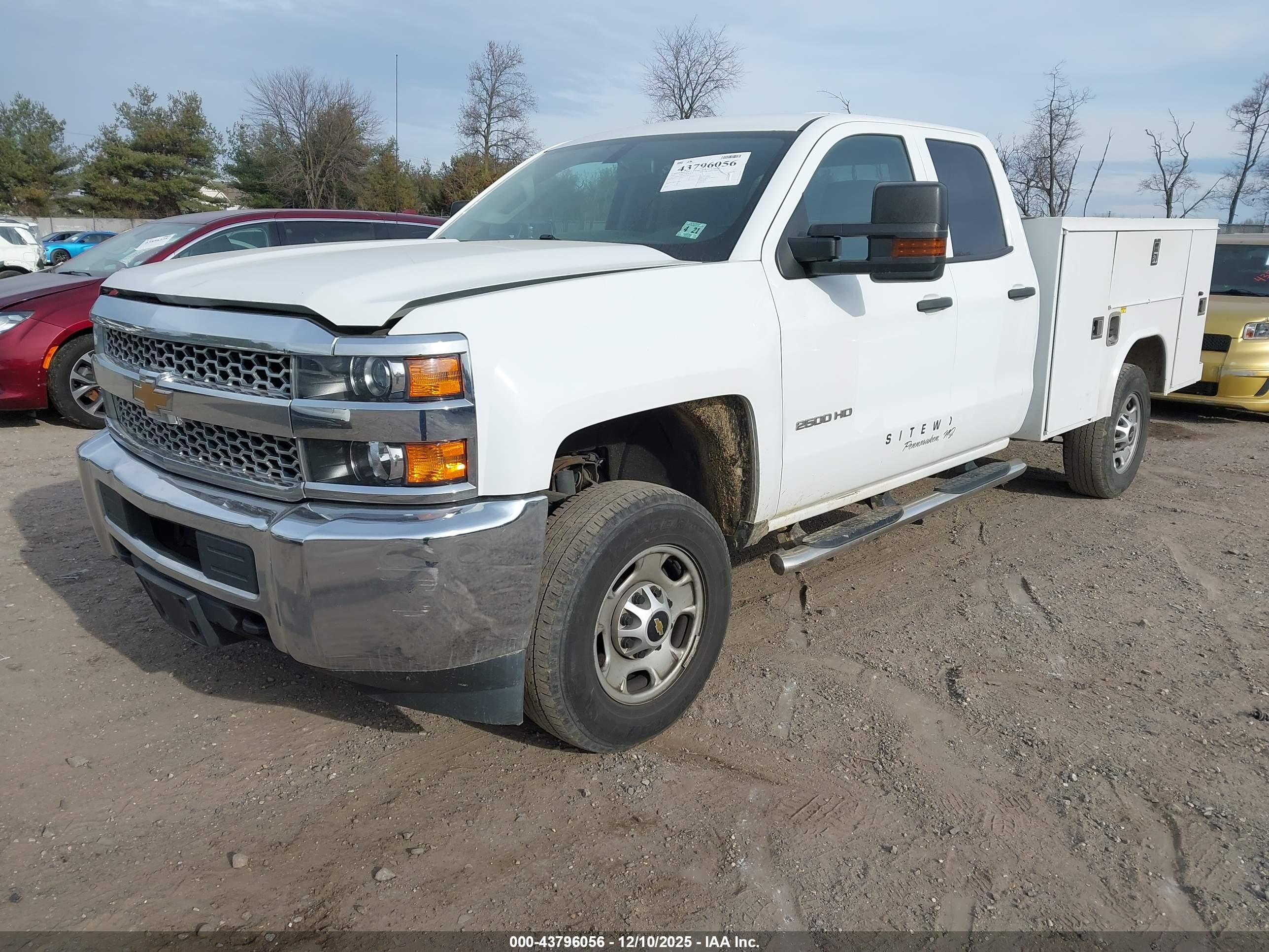 CHEVROLET SILVERADO image 2