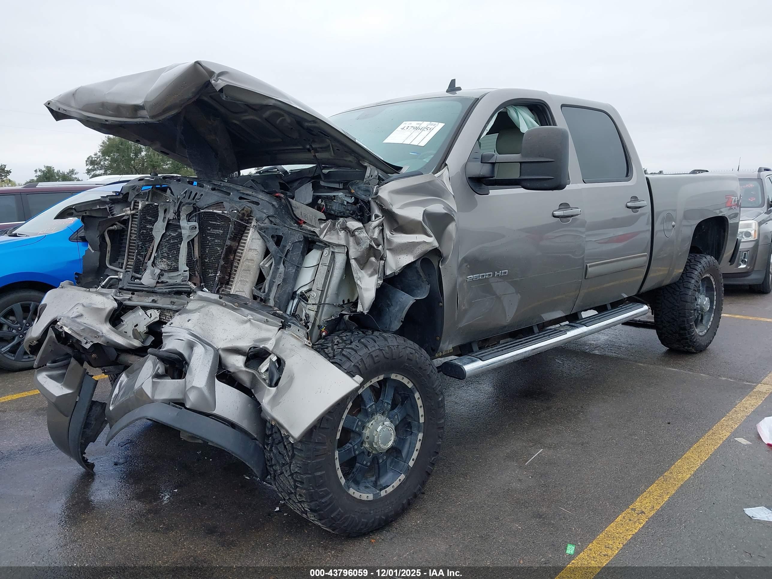 CHEVROLET SILVERADO image 2