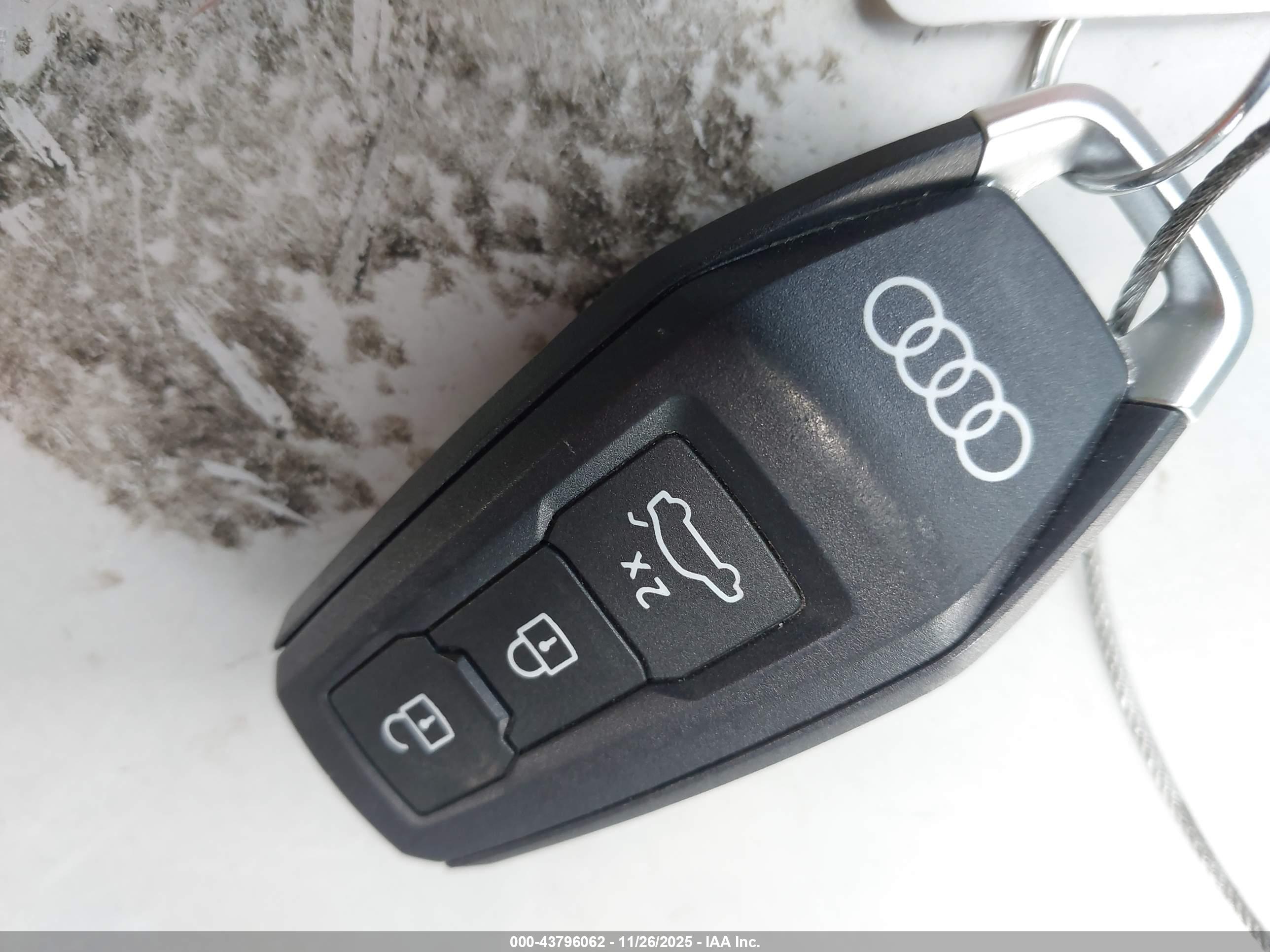 AUDI Q6 image 11