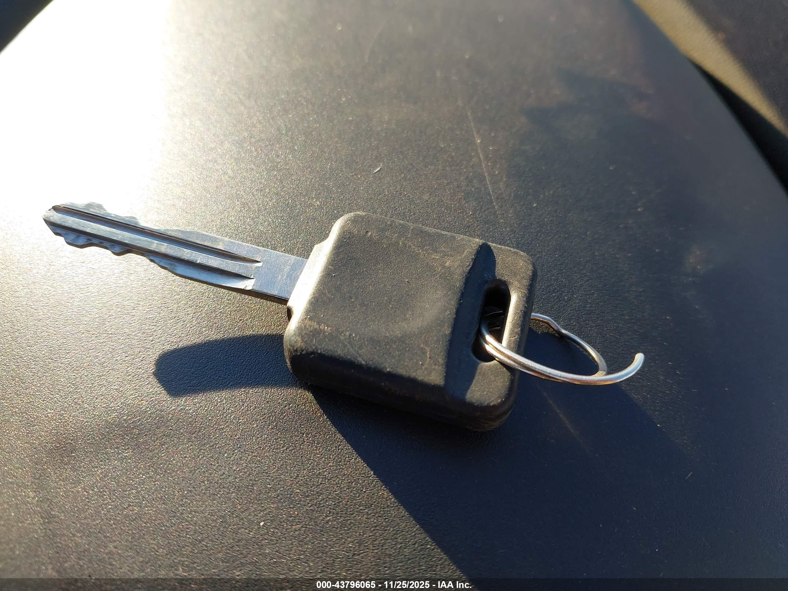 NISSAN ROGUE image 11