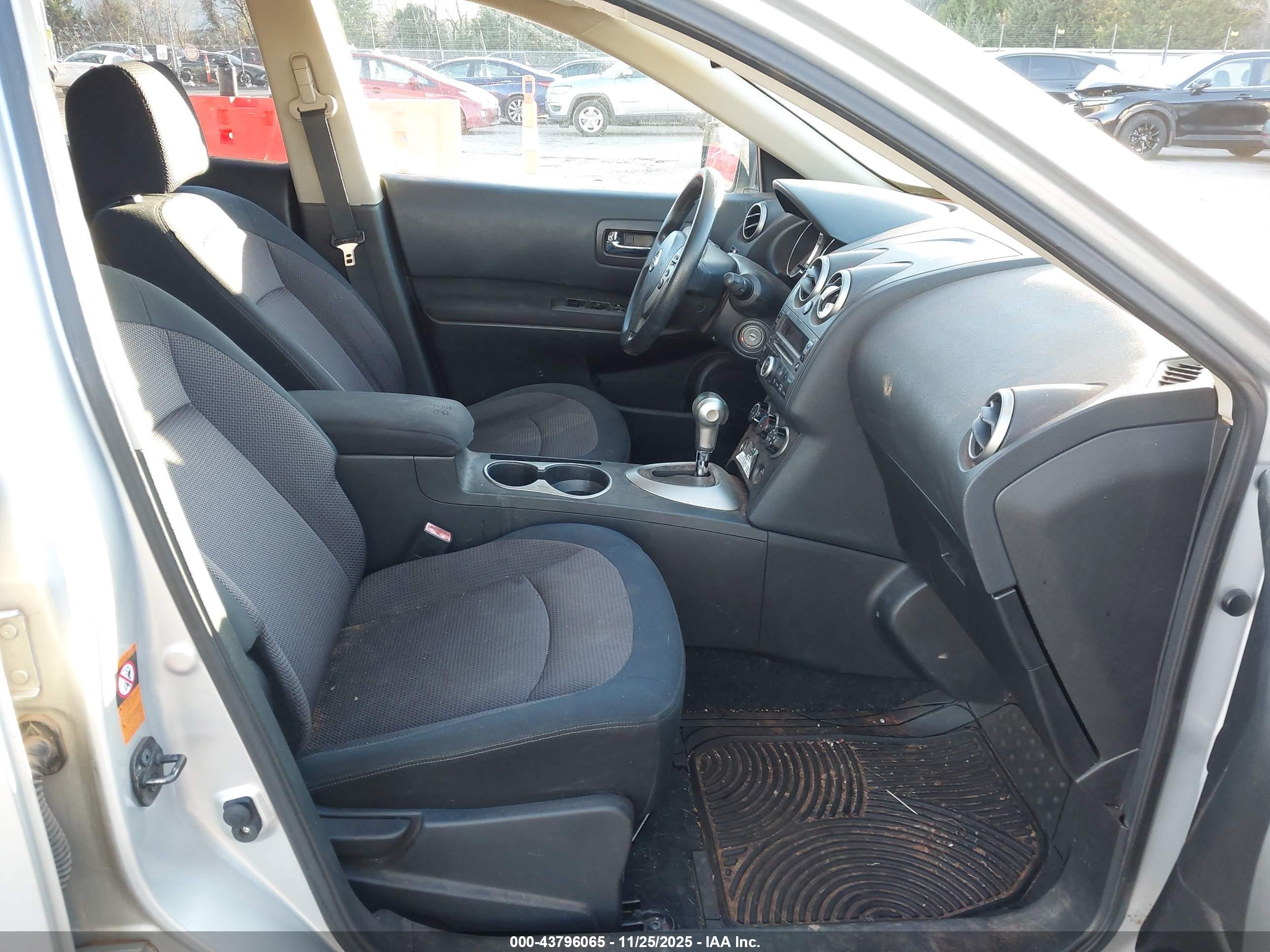 NISSAN ROGUE image 5
