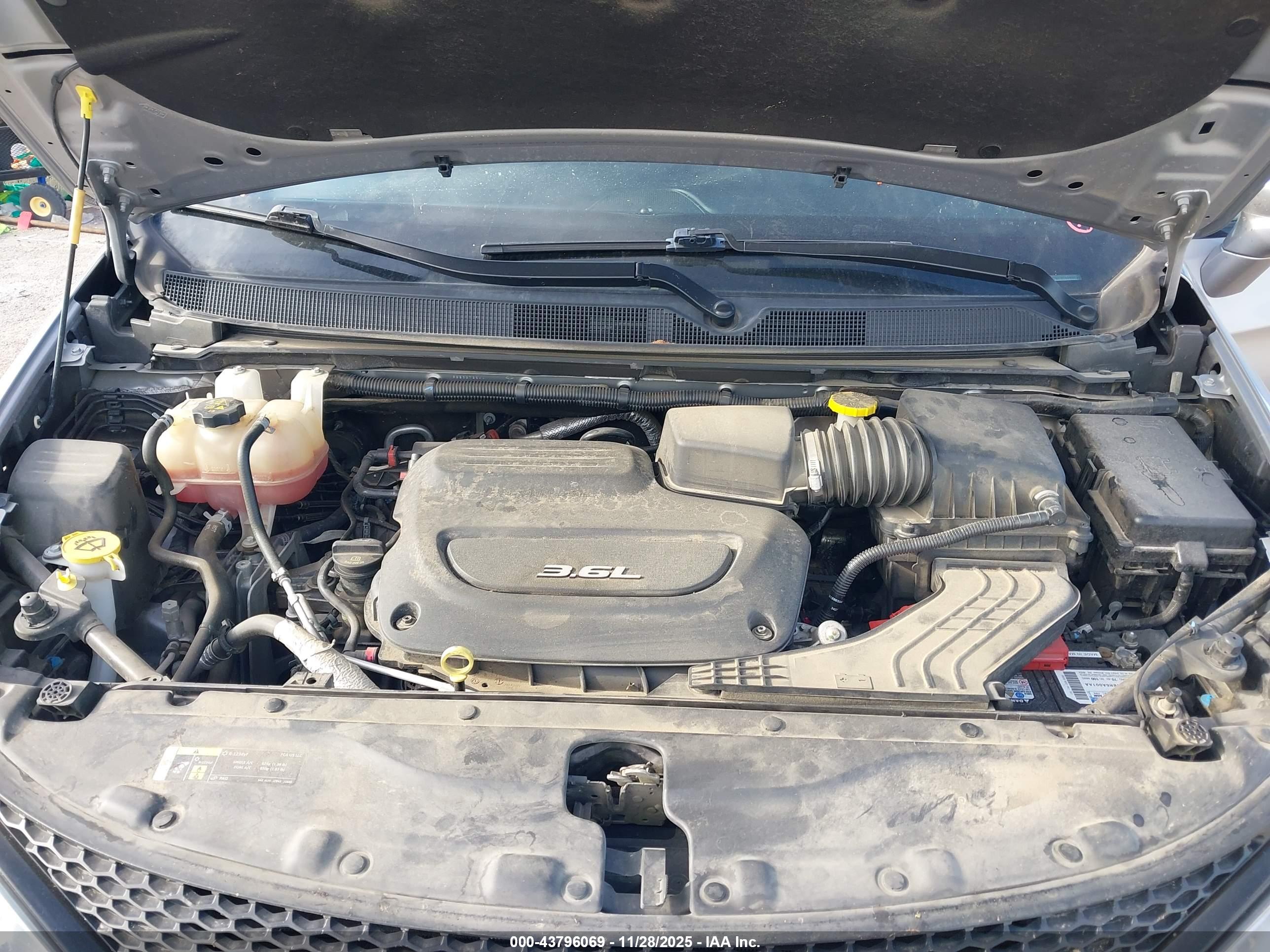 CHRYSLER PACIFICA image 10