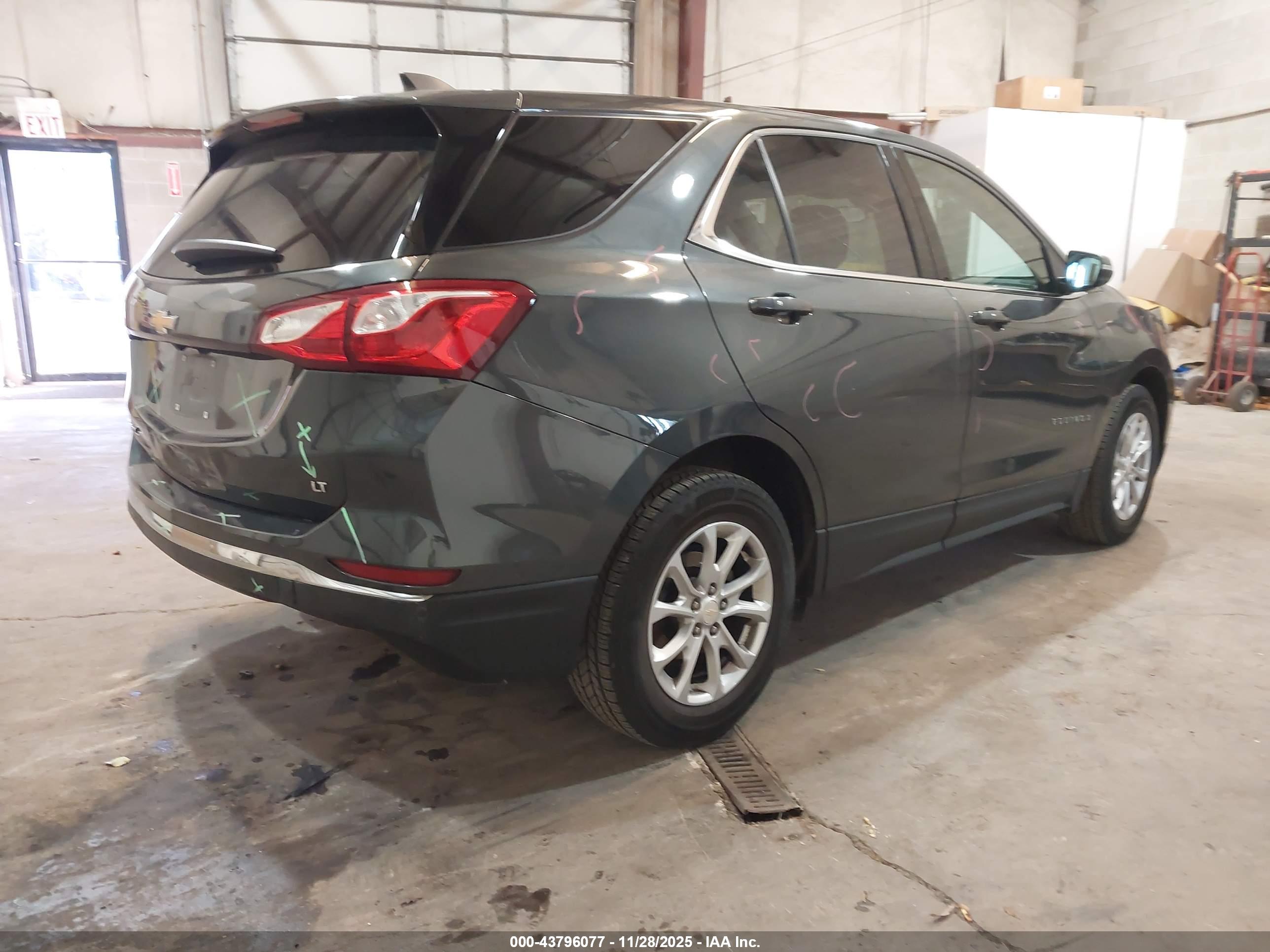 CHEVROLET EQUINOX image 4