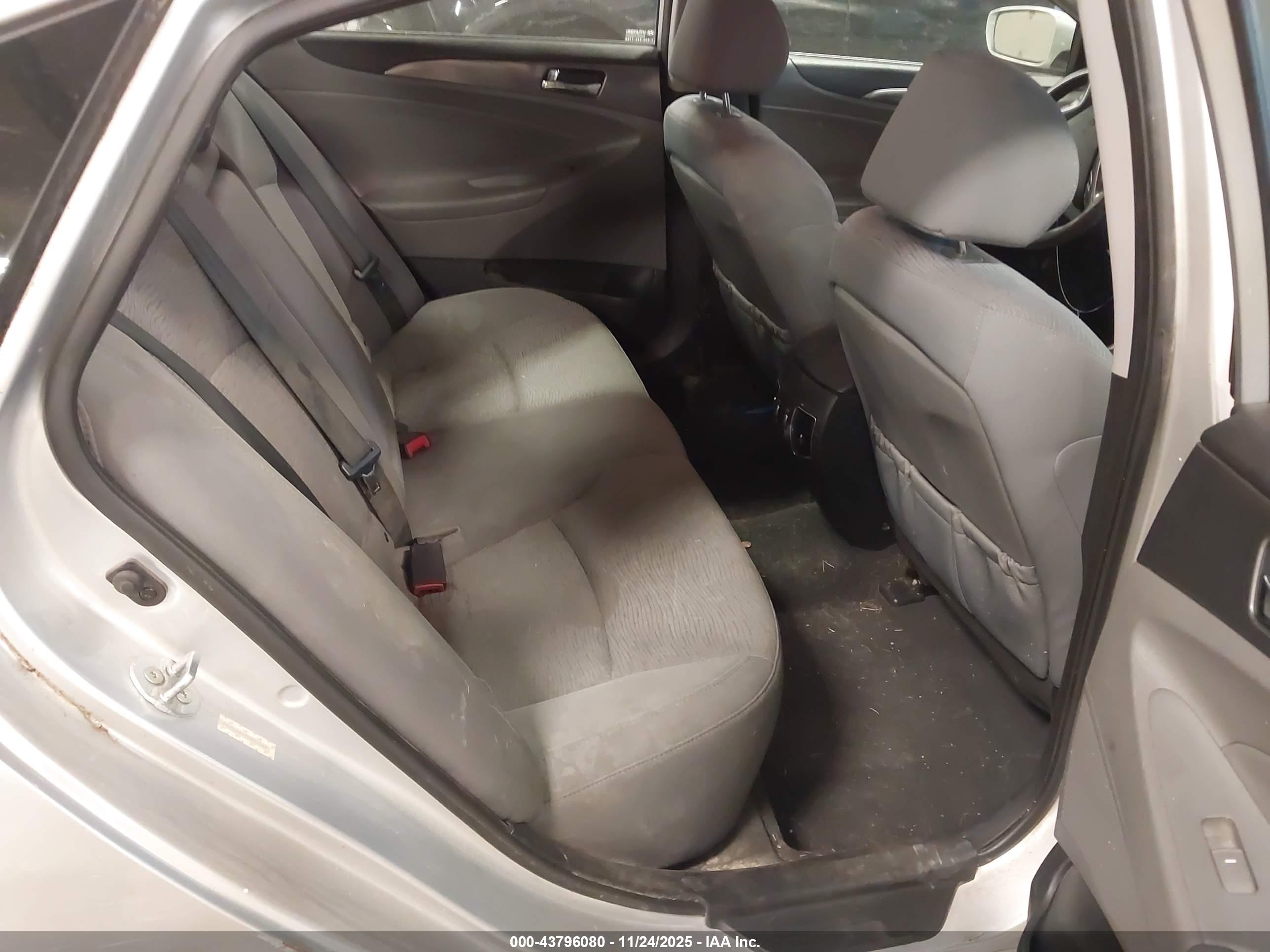 HYUNDAI SONATA image 8
