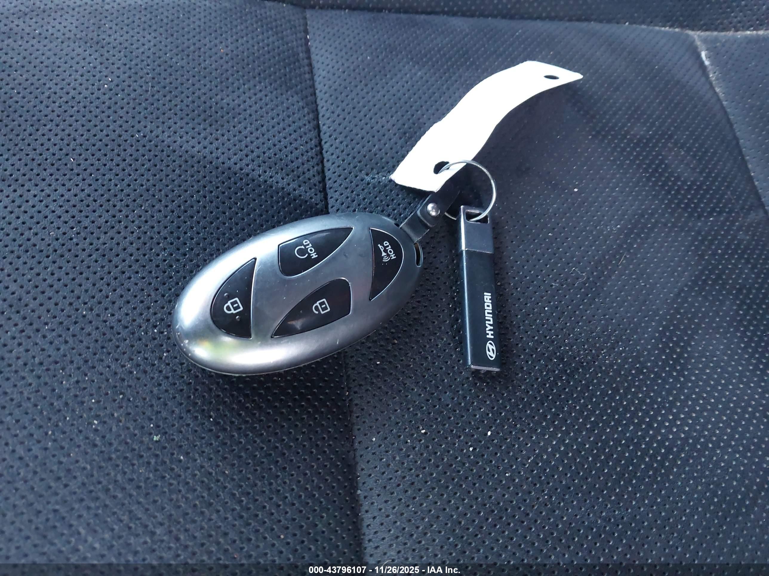 HYUNDAI KONA image 11