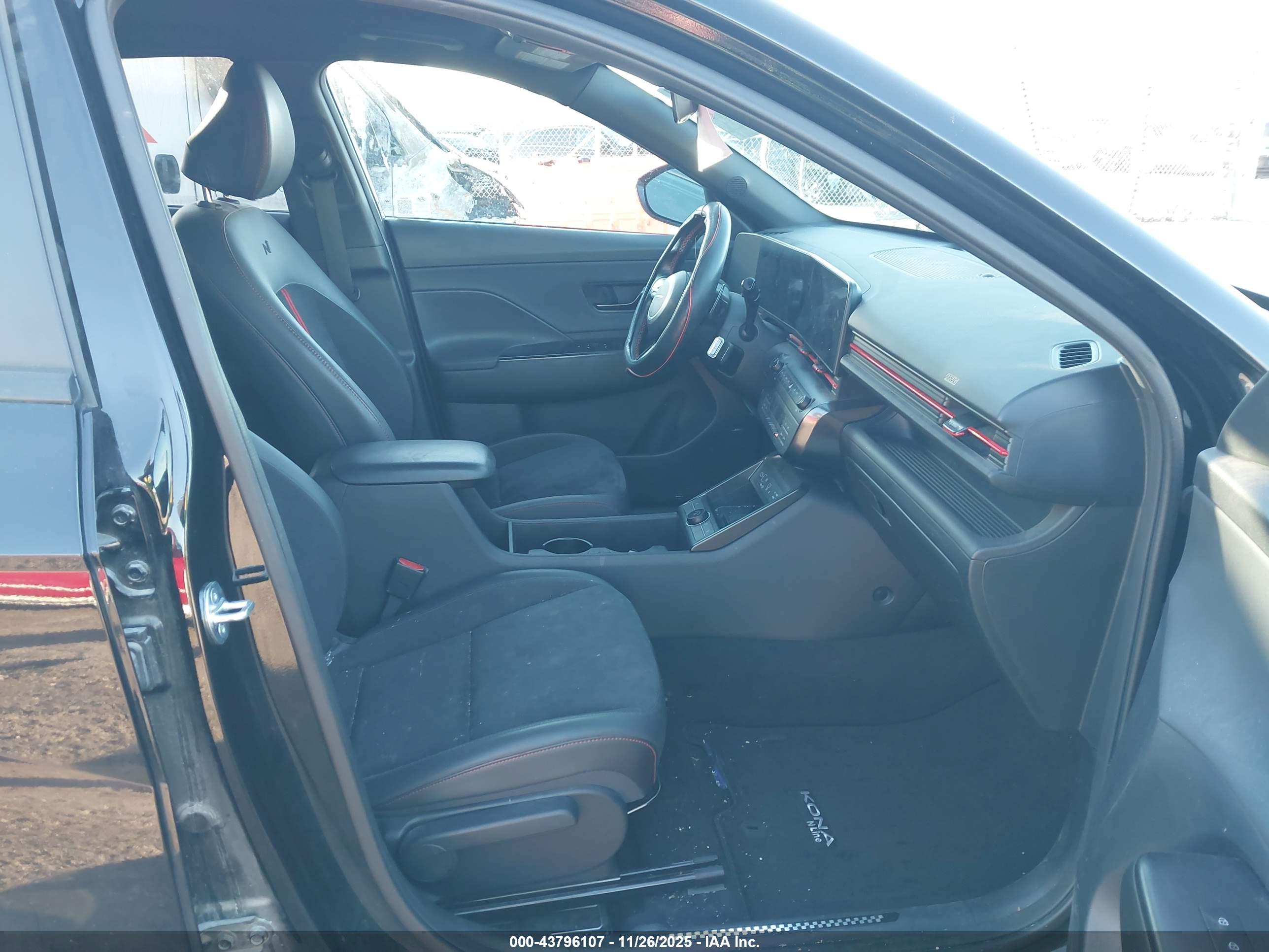HYUNDAI KONA image 5