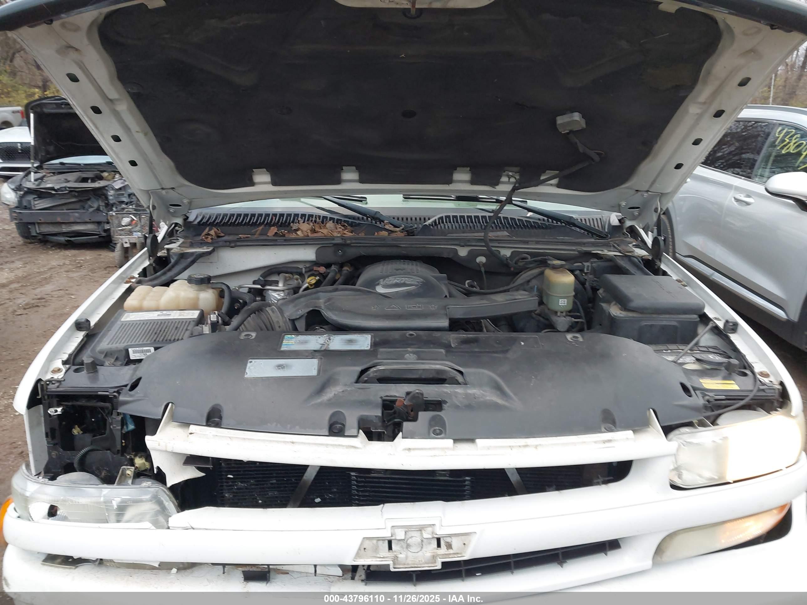 CHEVROLET SUBURBAN image 10