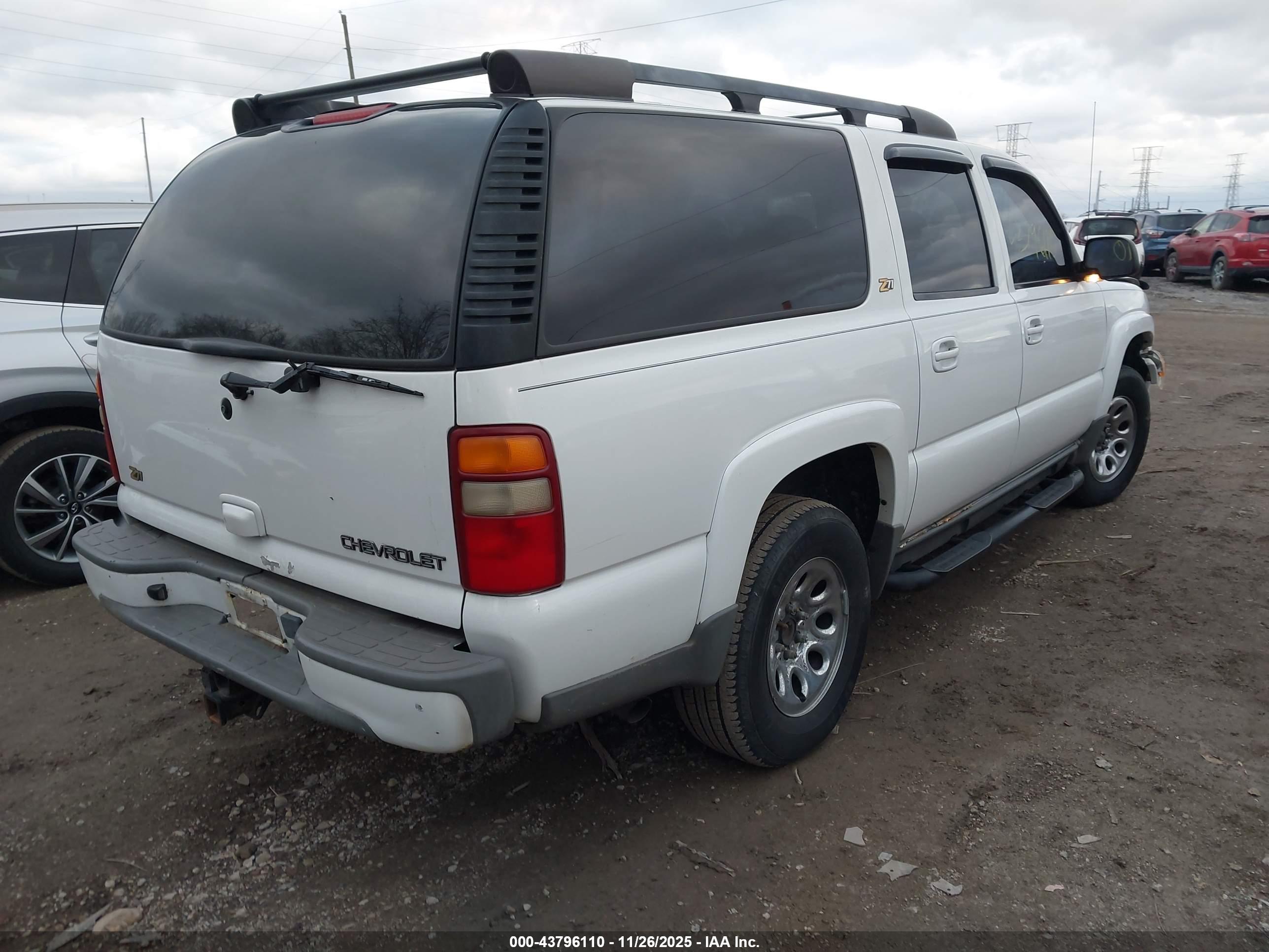 CHEVROLET SUBURBAN image 4