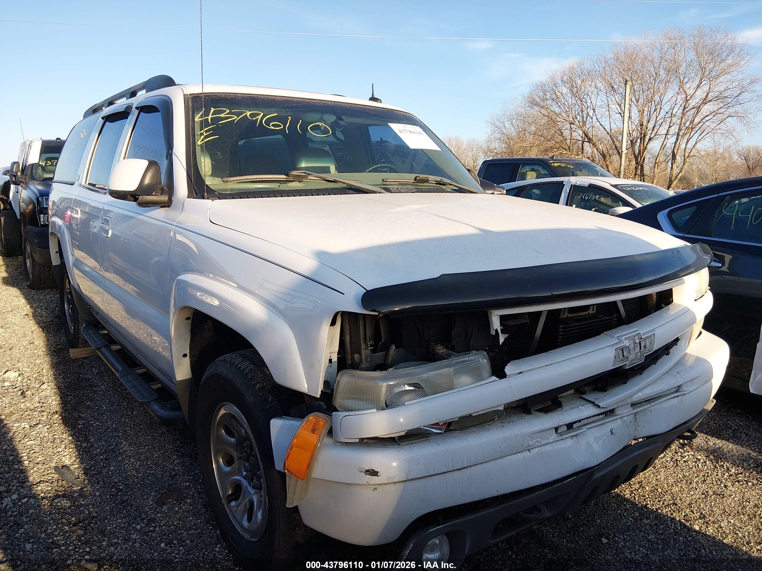 CHEVROLET SUBURBAN image 6