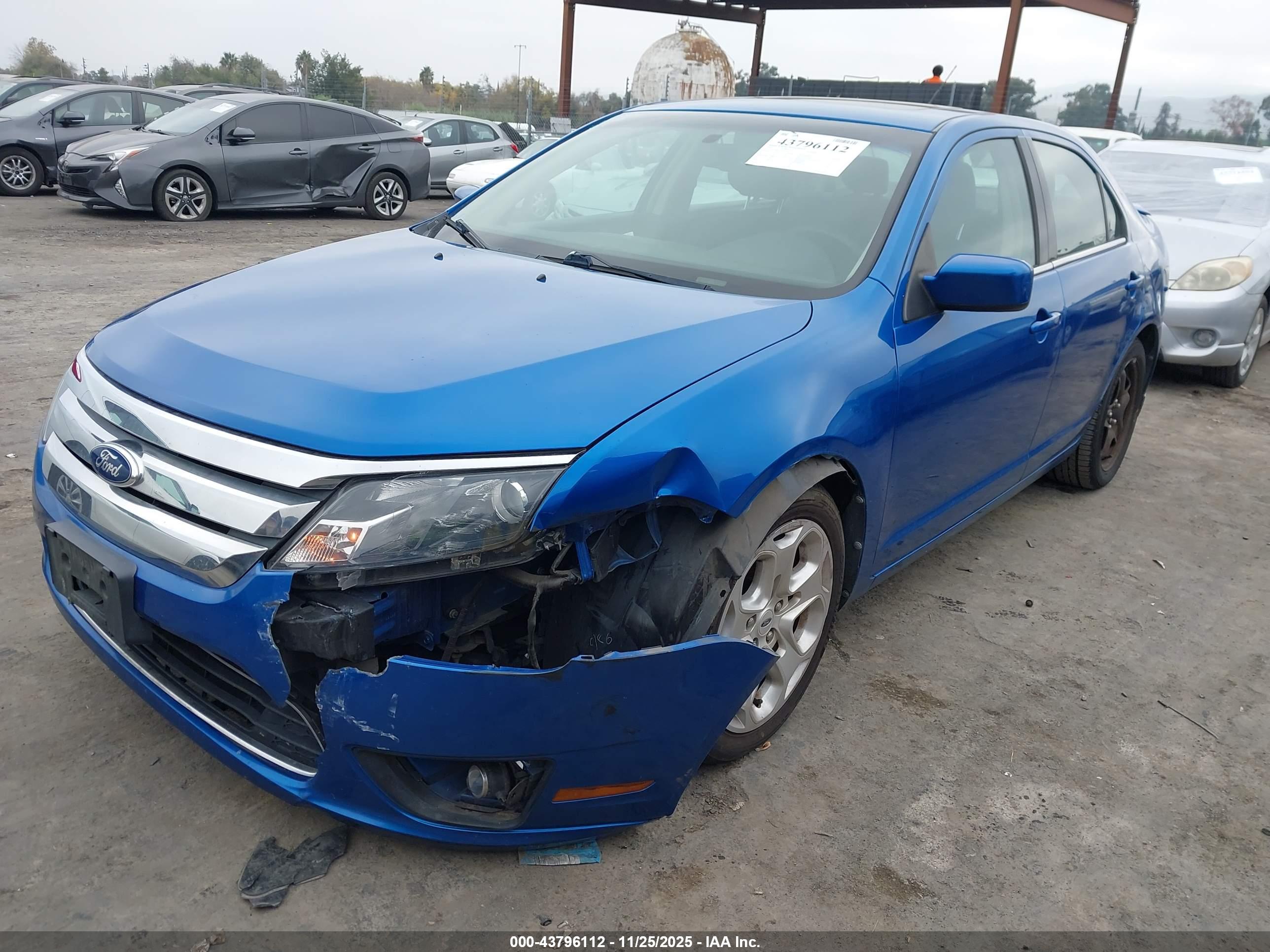 FORD FUSION image 2