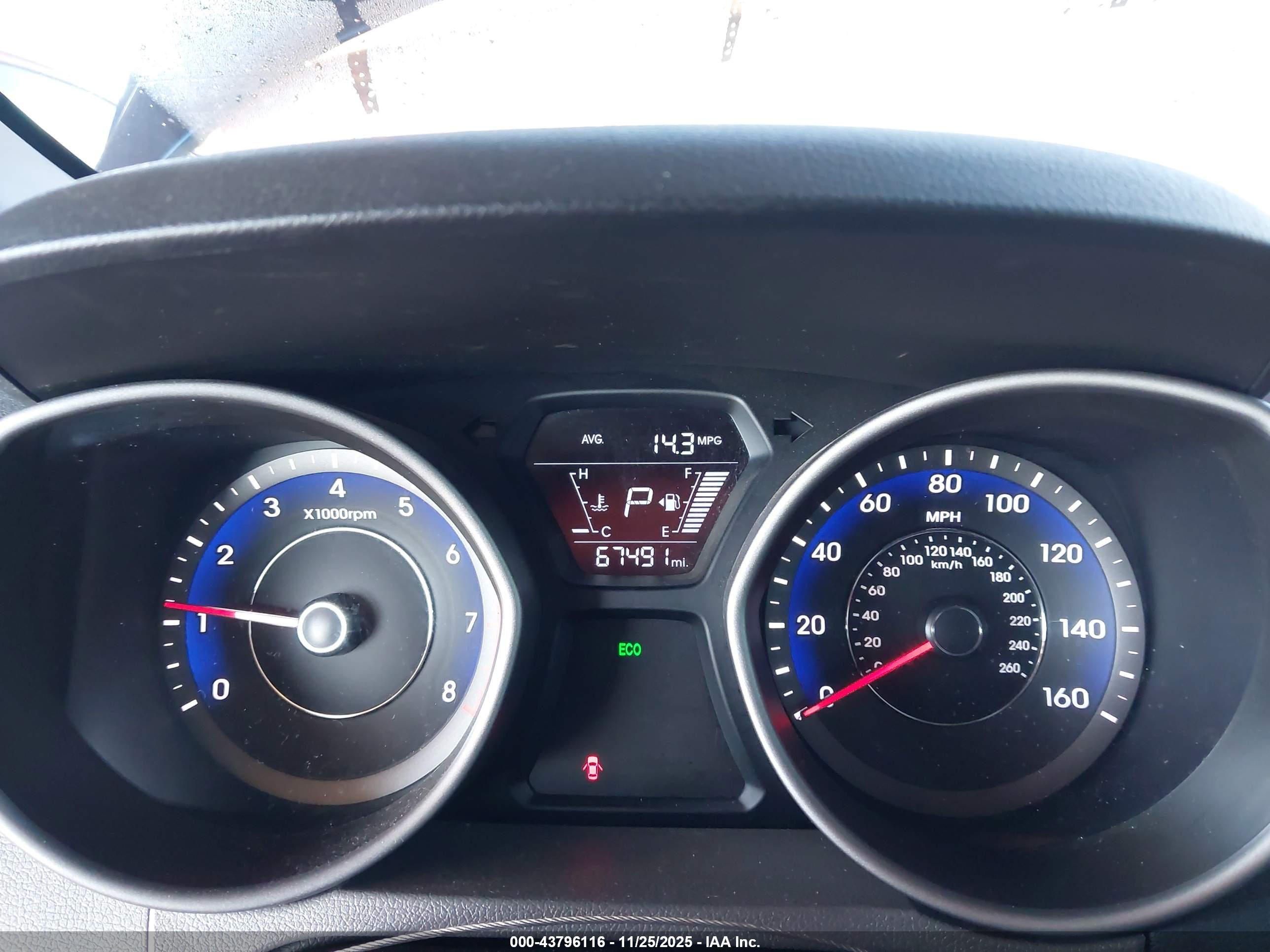 HYUNDAI ELANTRA image 7
