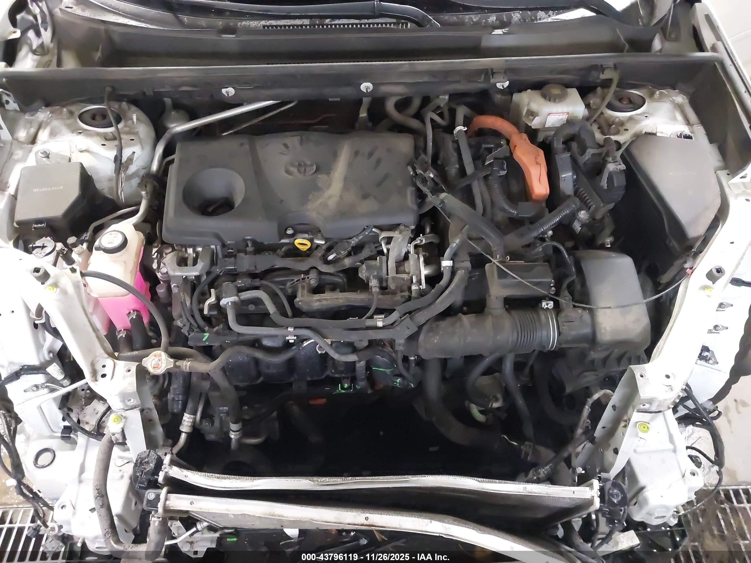 TOYOTA RAV4 image 10