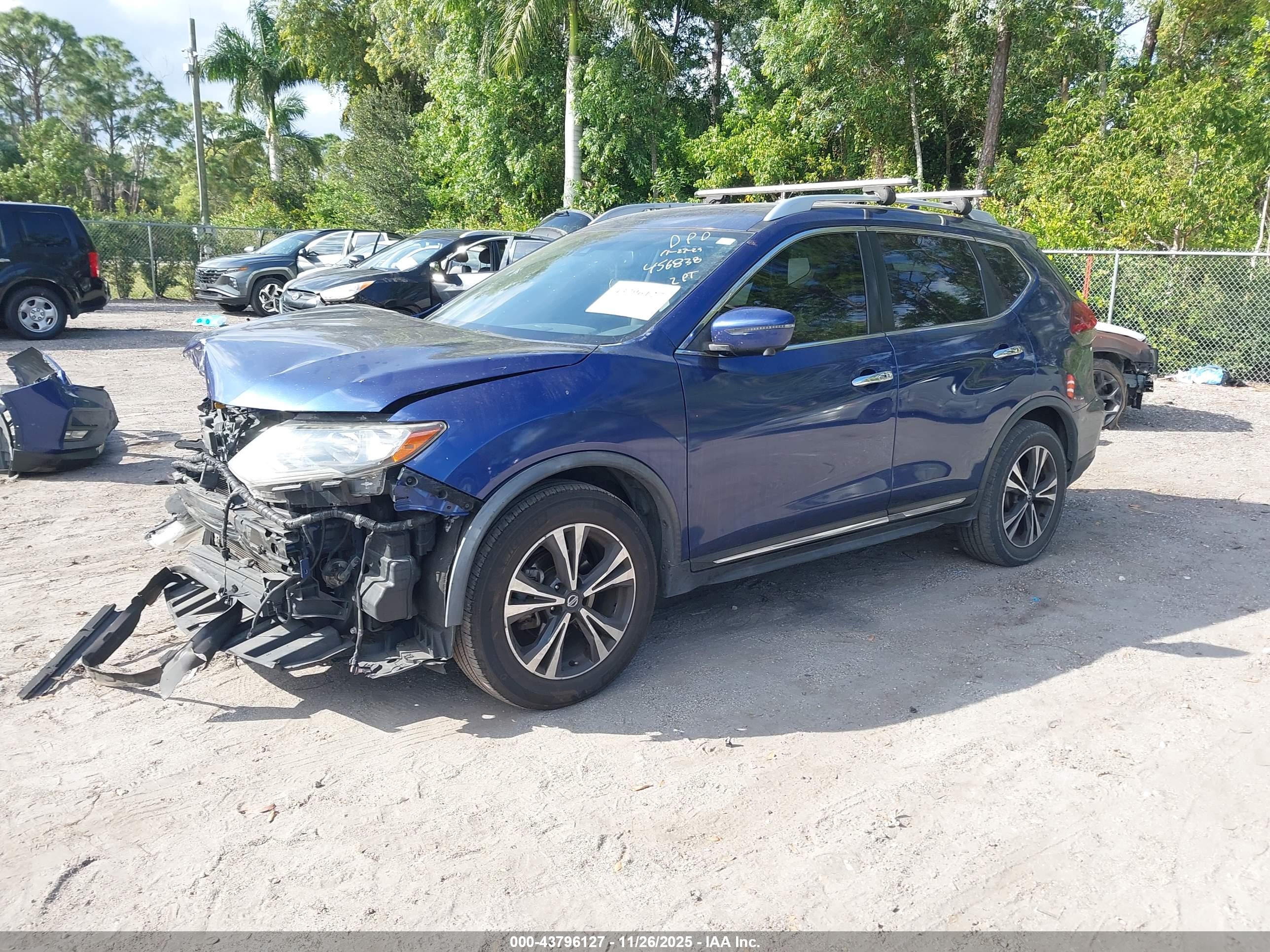 NISSAN ROGUE image 2