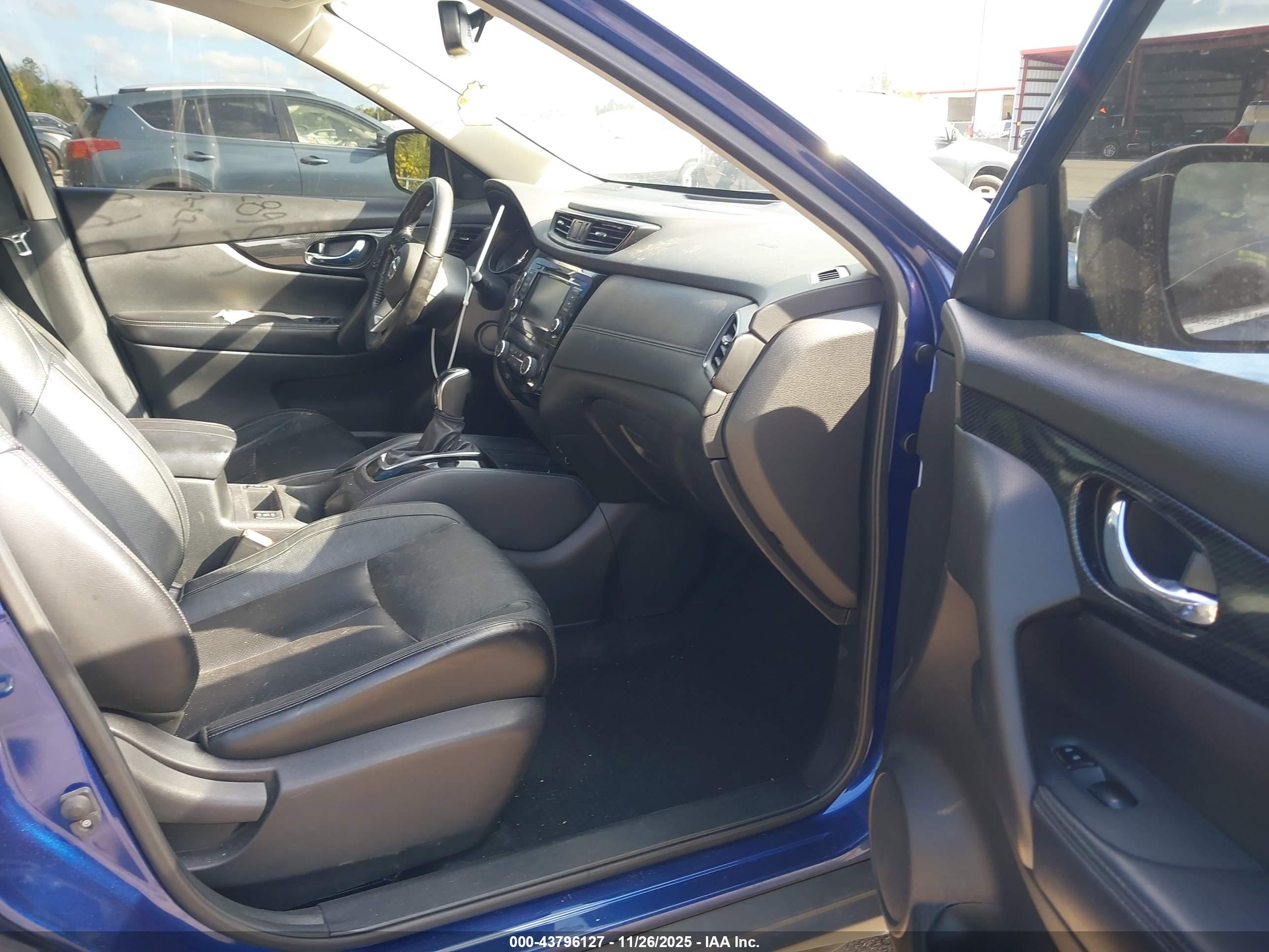 NISSAN ROGUE image 5