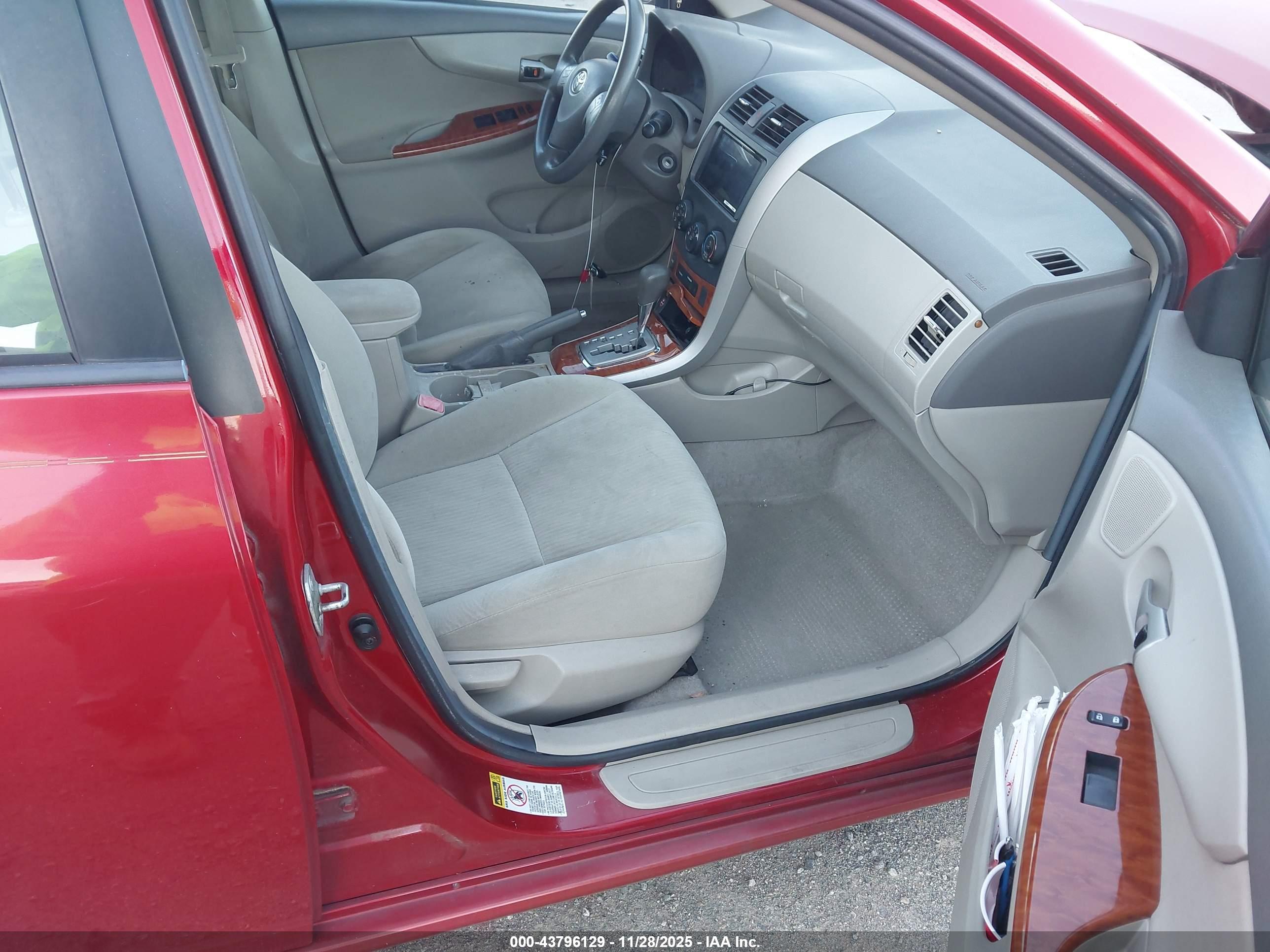 TOYOTA COROLLA image 5