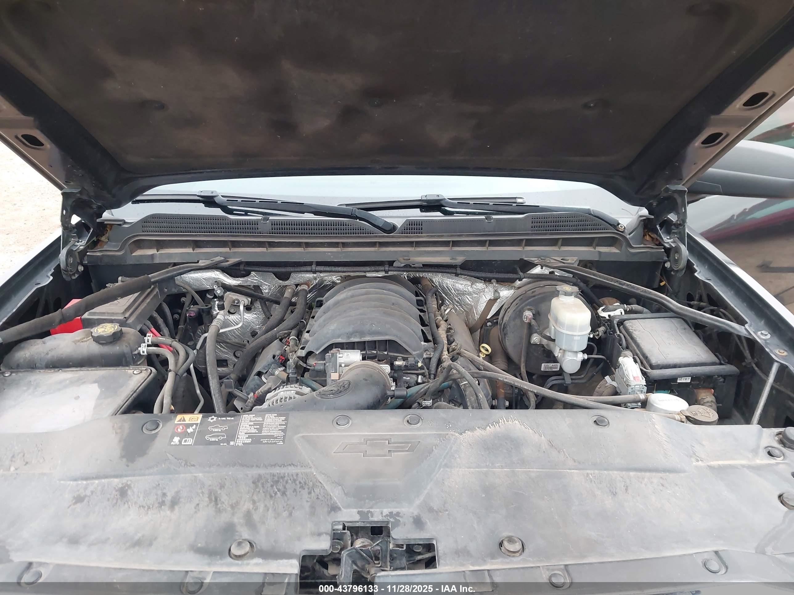 CHEVROLET SILVERADO image 10